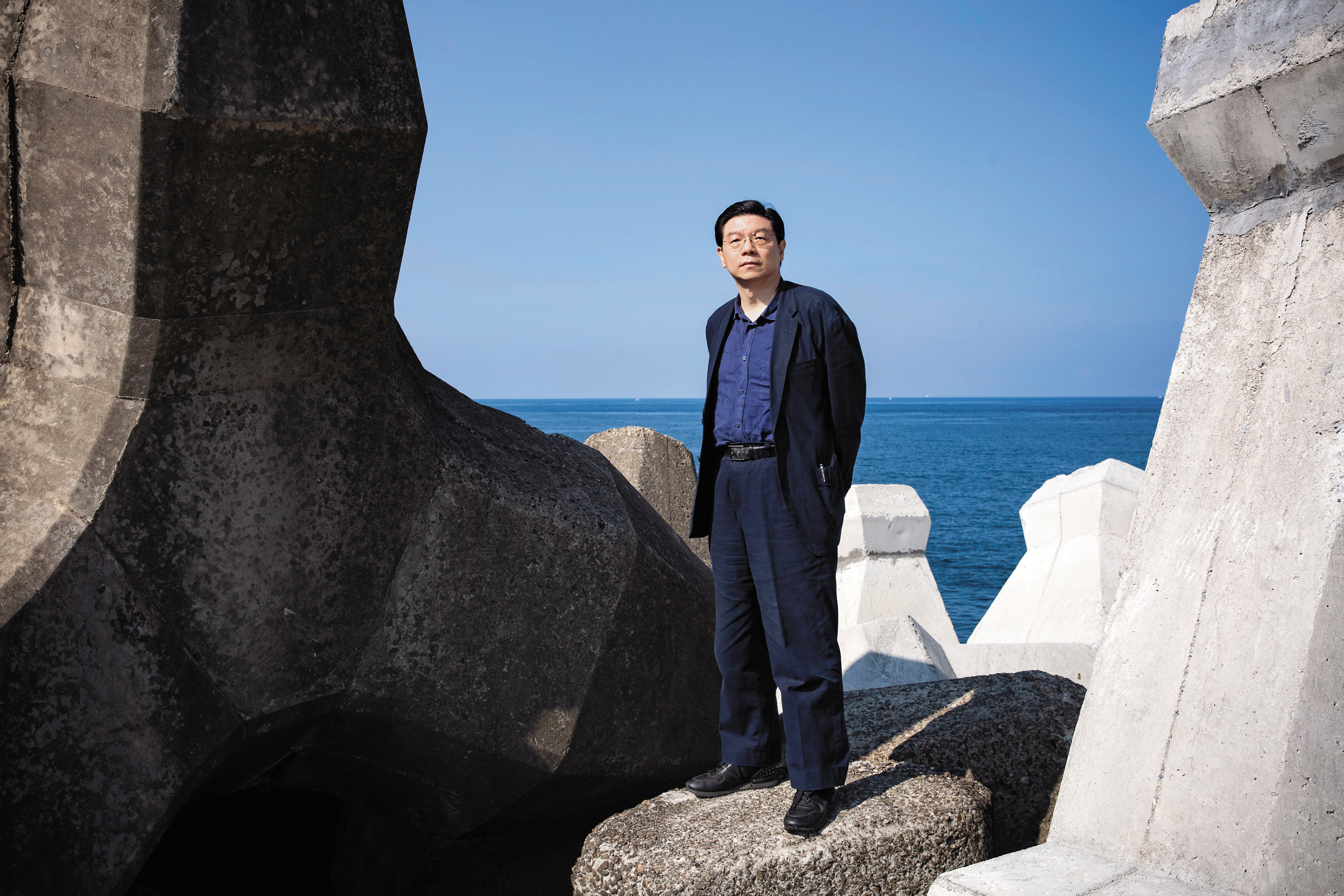 裴偉大學念航海，跑船1年後，轉行當記者，大半輩子身處新聞媒體業，亦見過不少大風大浪。