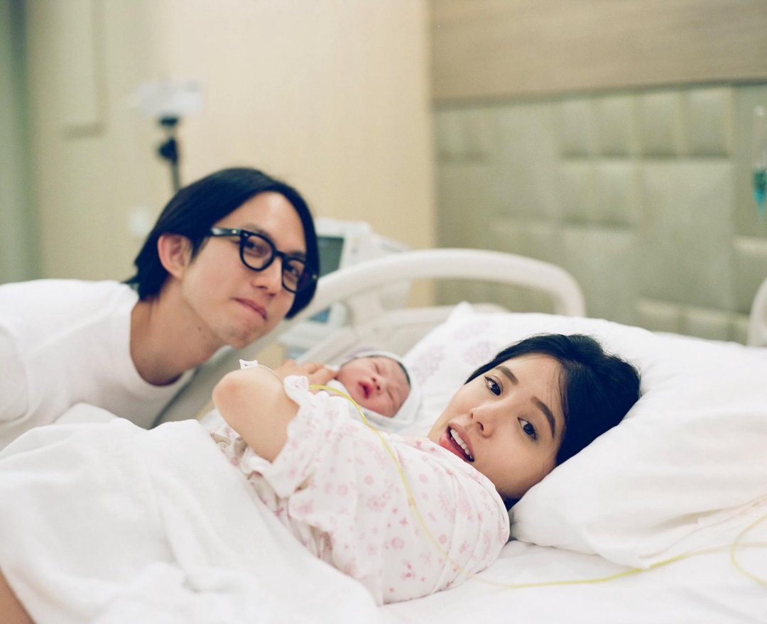 林宥嘉擺脫前段戀情，8月開心分享為人父喜悅。（翻攝臉書）