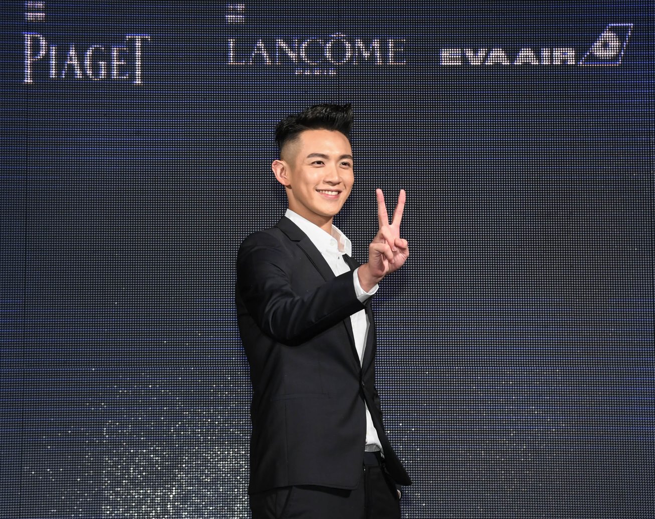 柯震東在呼麻事件後陷入低潮，後來和女星譜出戀曲。