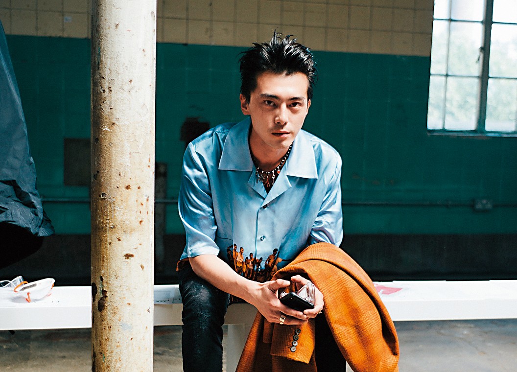 謝富丞與弟弟、好友一起創立品牌Ne.Sense。（翻攝自謝富丞IG）