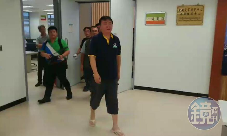 高市多處積水,宣布停班課又慢挨轟,代理市長許立明出面澄清。