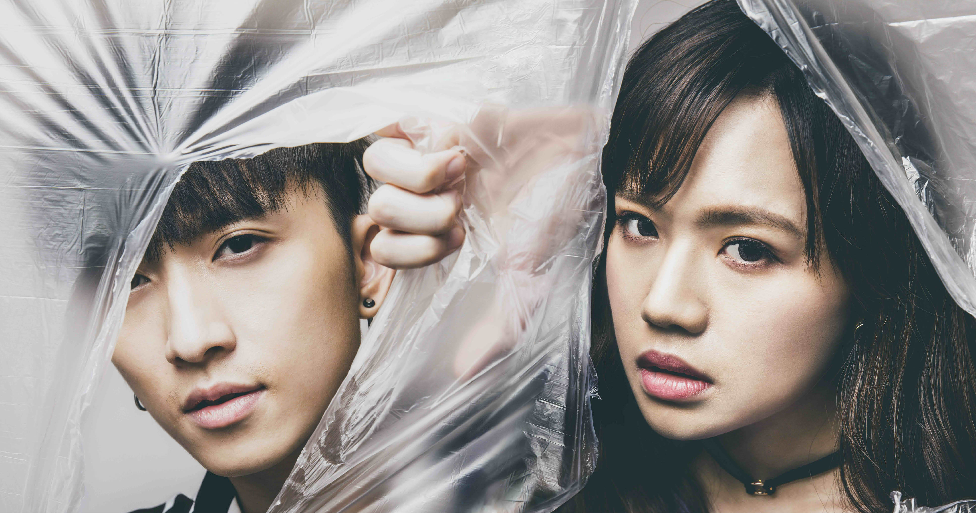 新加坡創作才子邱鋒澤與同來自新加坡歌手好友文慧如合唱《憑什麼》，將於9月4日正式登場。（邱鋒澤提供）