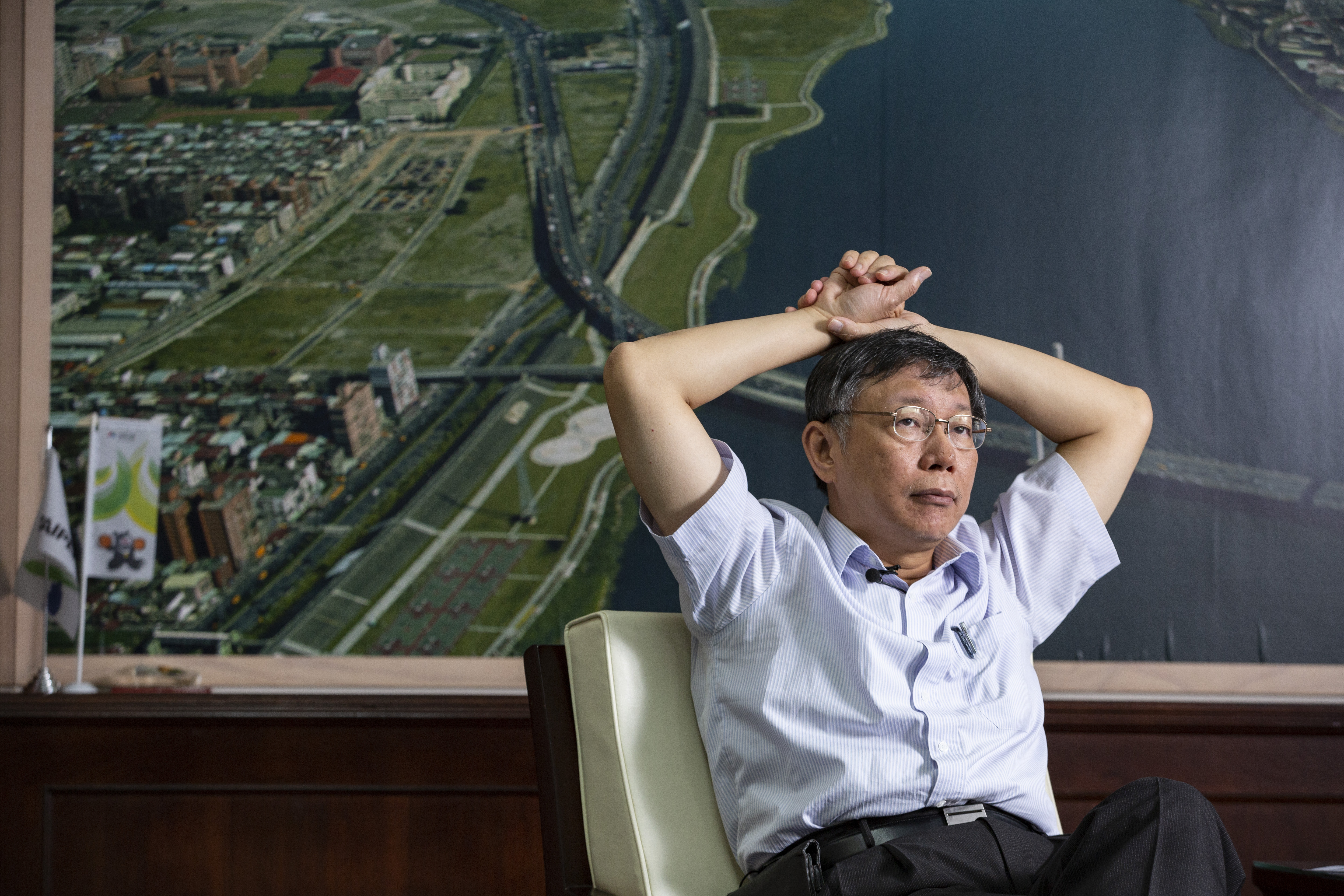 柯文哲接受本刊專訪時，談到2014年的競選總幹事姚立明，就怒氣上衝。