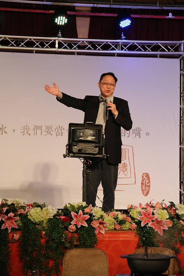 柯文哲談到前次競選總幹事姚立明就怒氣上衝,講到激動處忍不住爆粗口。(翻攝自姚立明臉書)