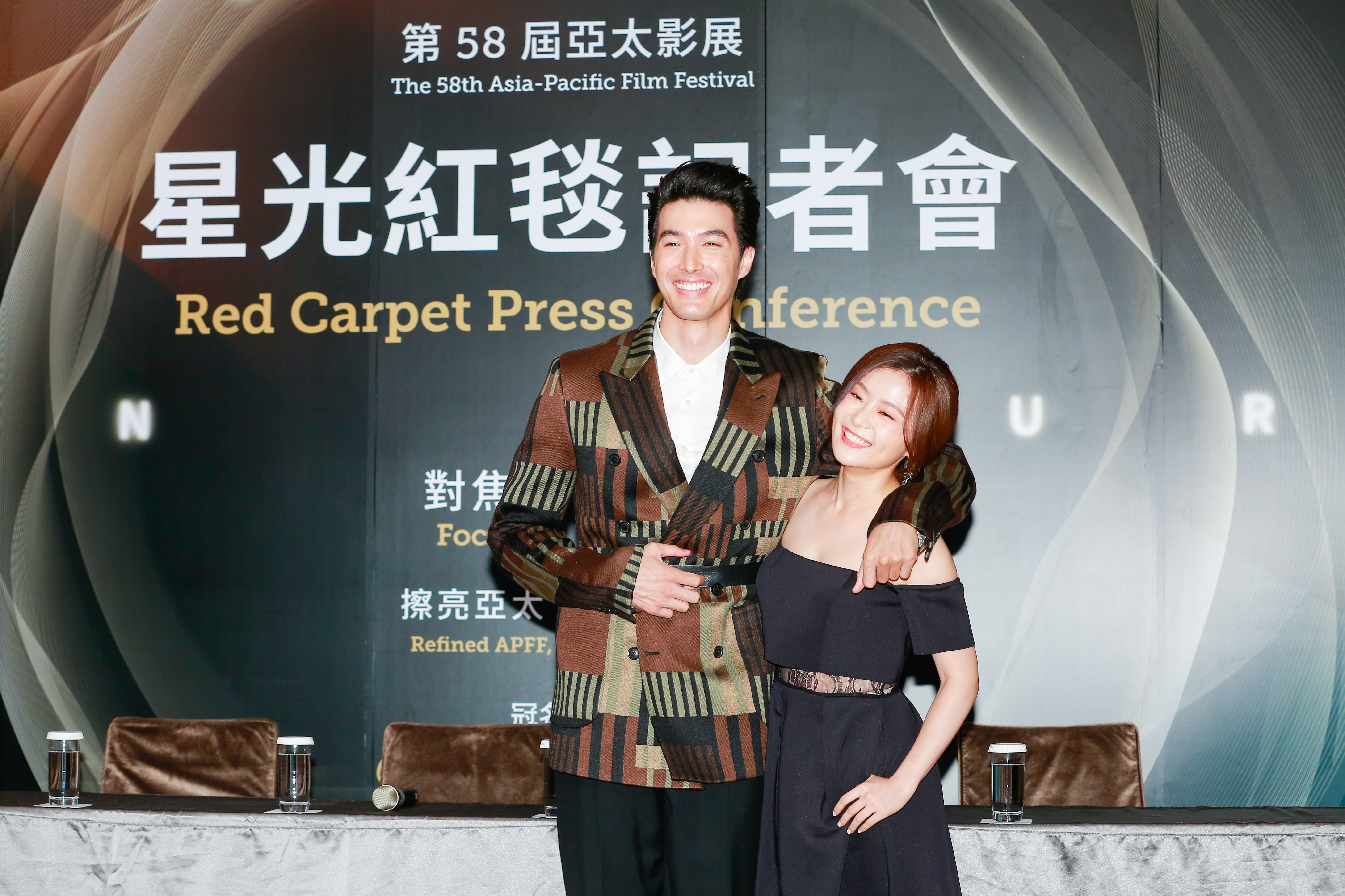 楊小黎與錦榮臨危受命接下亞太影展紅毯主持，2人雖然壓力甚大，但還是勤做功課做好準備。