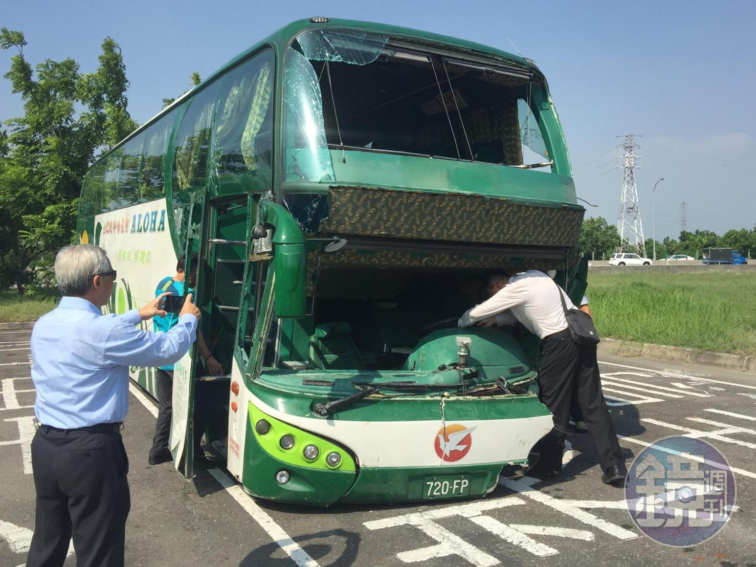 當時駕駛聲稱 前方有車輛突然切入，才會閃避不及，但檢警調閱行車紀錄器打臉吳姓司機說法。