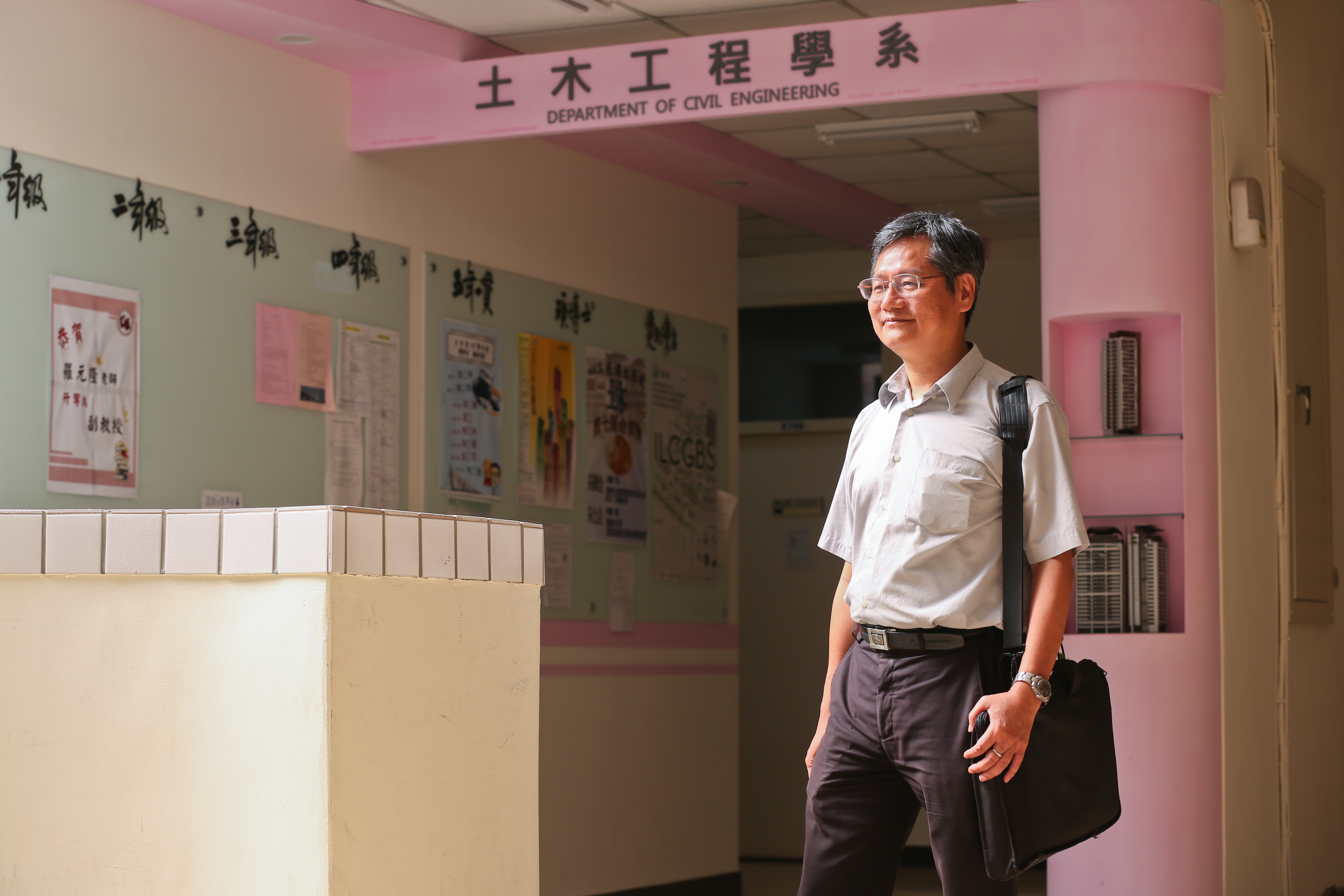 擅長工程統計,葉怡成教學生用模型設計混泥土,也將學問套用在建置最強投資組合。