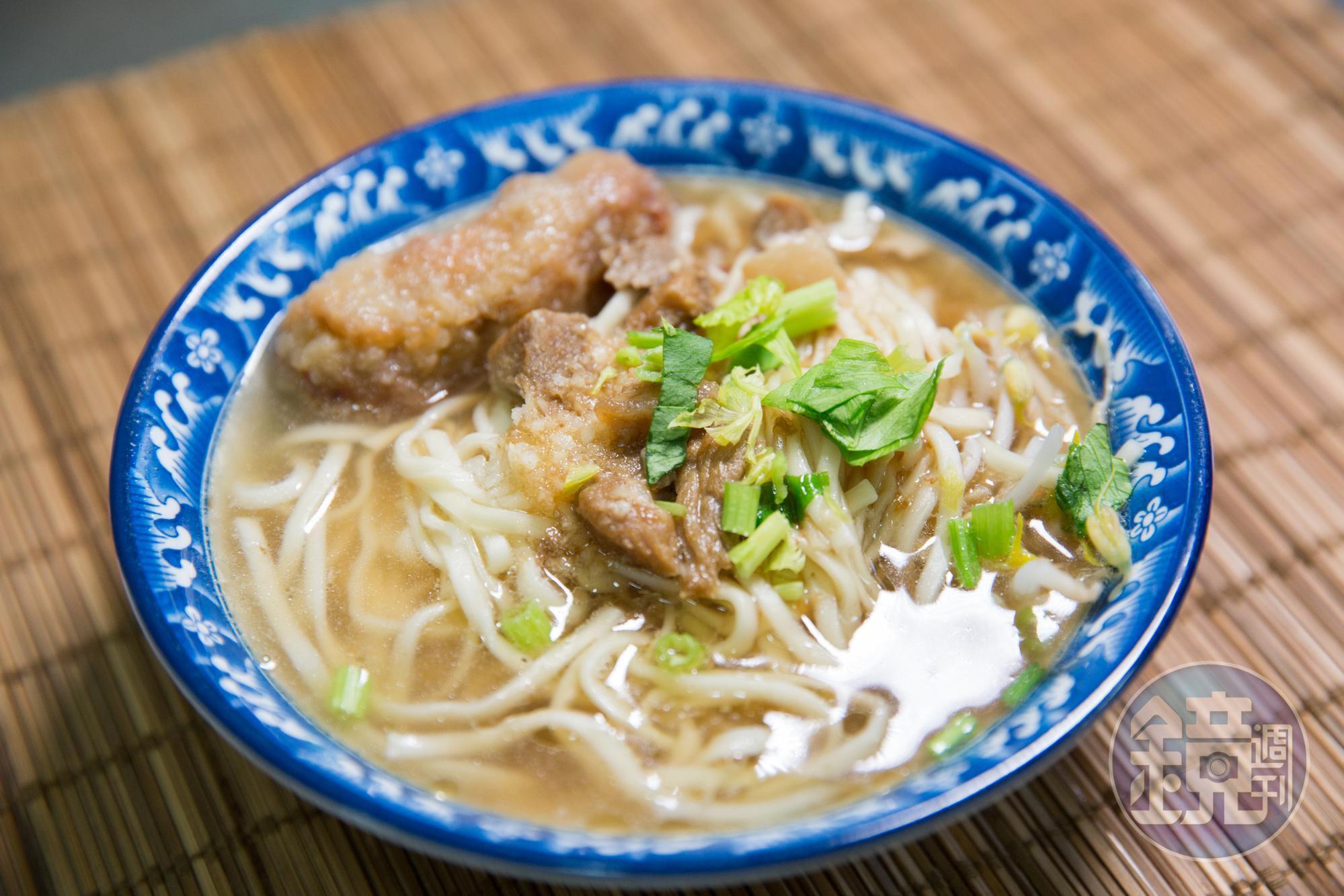 除了炕肉好滋味，附上招牌雞捲的擔仔麵也是人氣商品。（擔仔麵45元／碗）