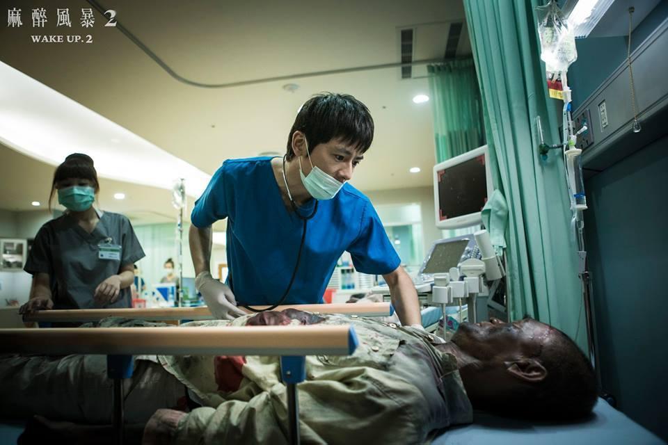 李國毅靠《麻醉風暴2》讓觀眾看到不同於偶像劇中的表現。（翻攝自《麻醉風暴2》粉絲專頁）