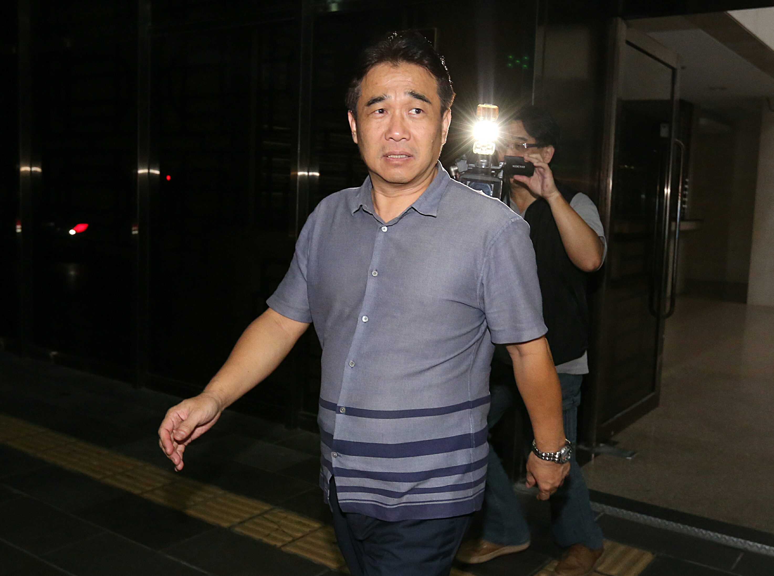 昇華娛樂負責人俞惟中訊後被檢方以150萬元交保。