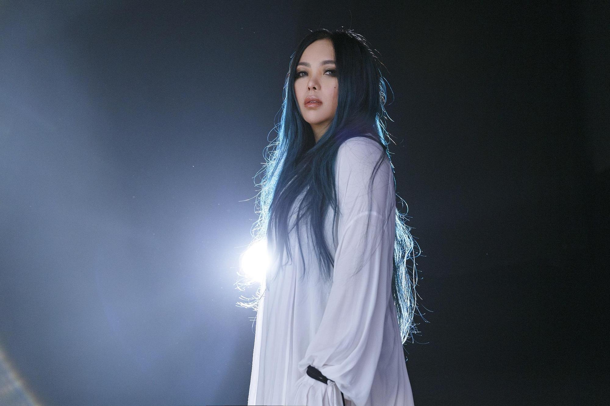 休息半年的張惠妹全面復工，開口就挑戰三語歌曲、還是她生涯史上最高音階。（環球提供）