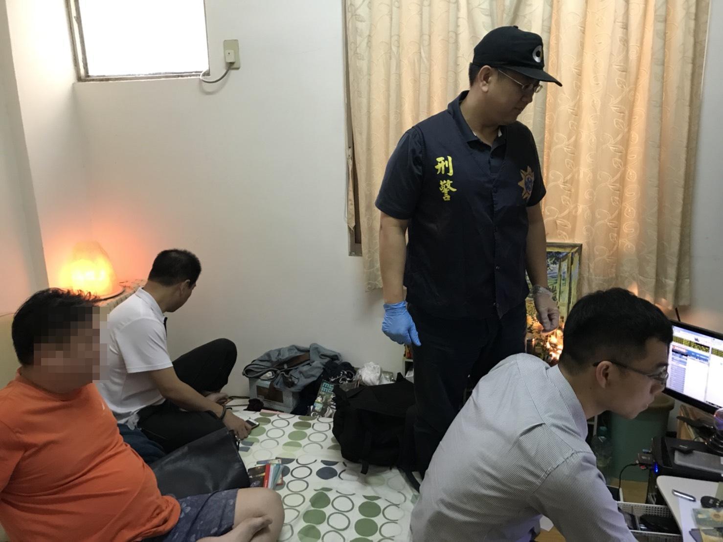警政署掃蕩賭博網站，共查獲董姓主嫌和40名共犯。（刑事局提供）