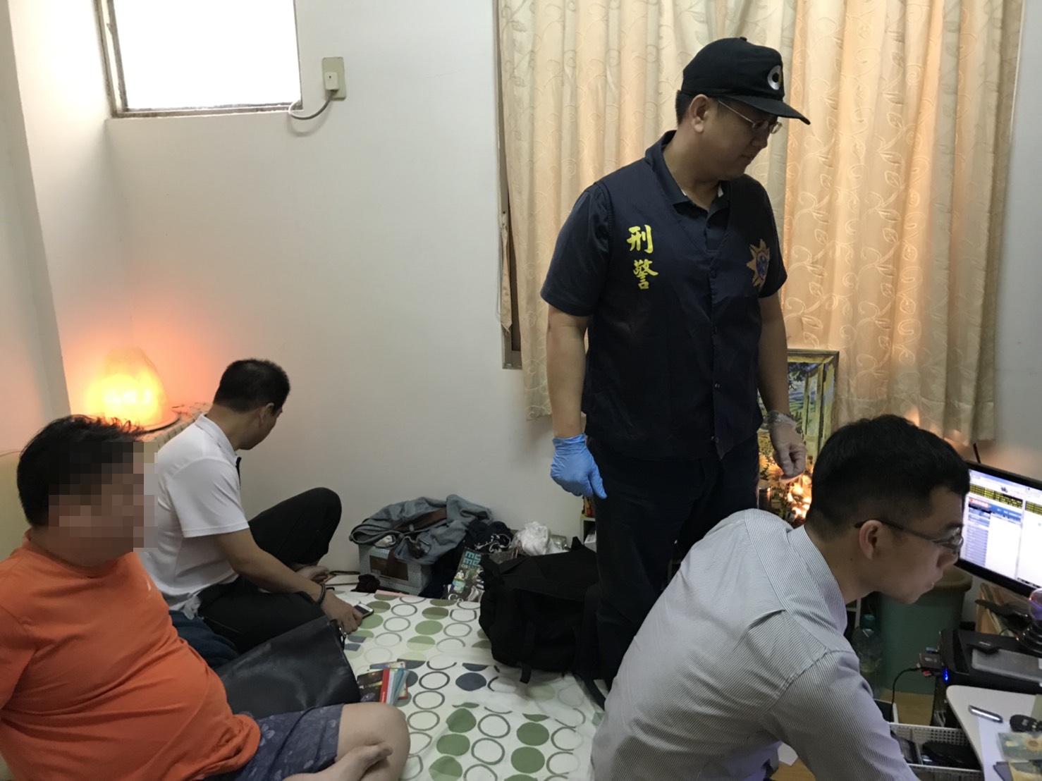 警政署掃蕩賭博網站，共查獲董姓主嫌和40名共犯。（刑事局提供）