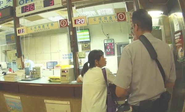 經員警苦口婆心勸說是詐騙技倆，孟婦才打消念頭。（警方提供）