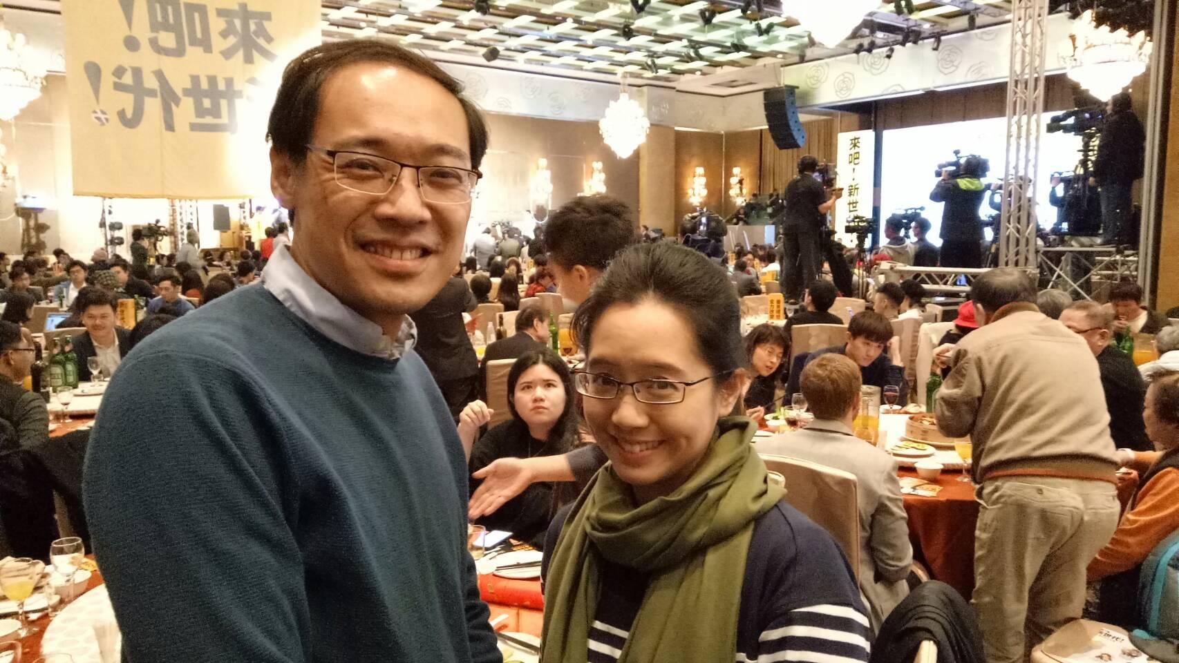 楊偉中與陳以真結婚12年，照片為今年1月二人一同出席時代力量黨慶晚會。