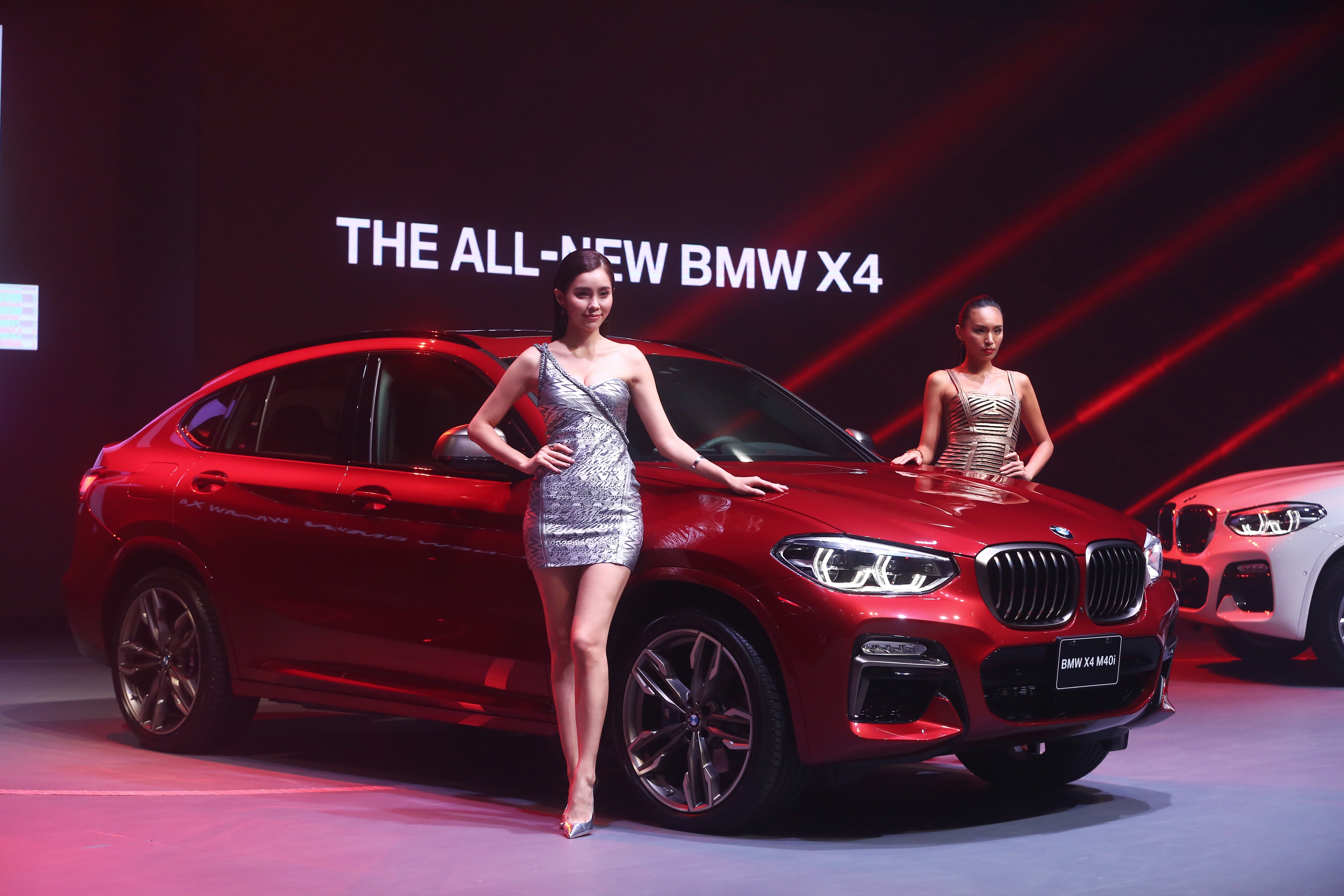 BMW大改款的X4仍強調雙門跑車的運動與性能表現,又具備休旅車型多功機能性。