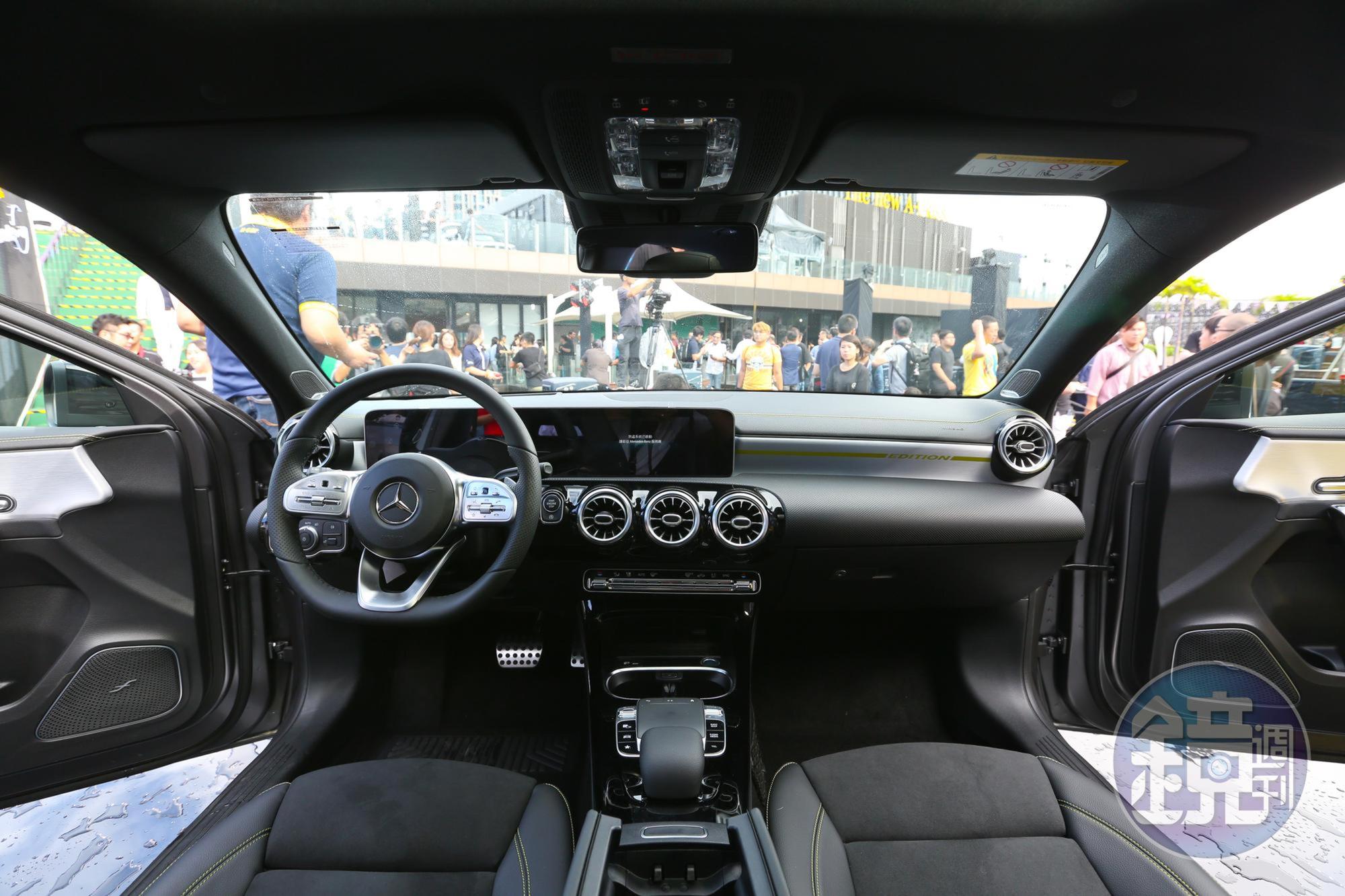 豪華車商賓士全新引進的入門掀背車A Class，配備了嶄新的MBUX資訊娛樂系統。
