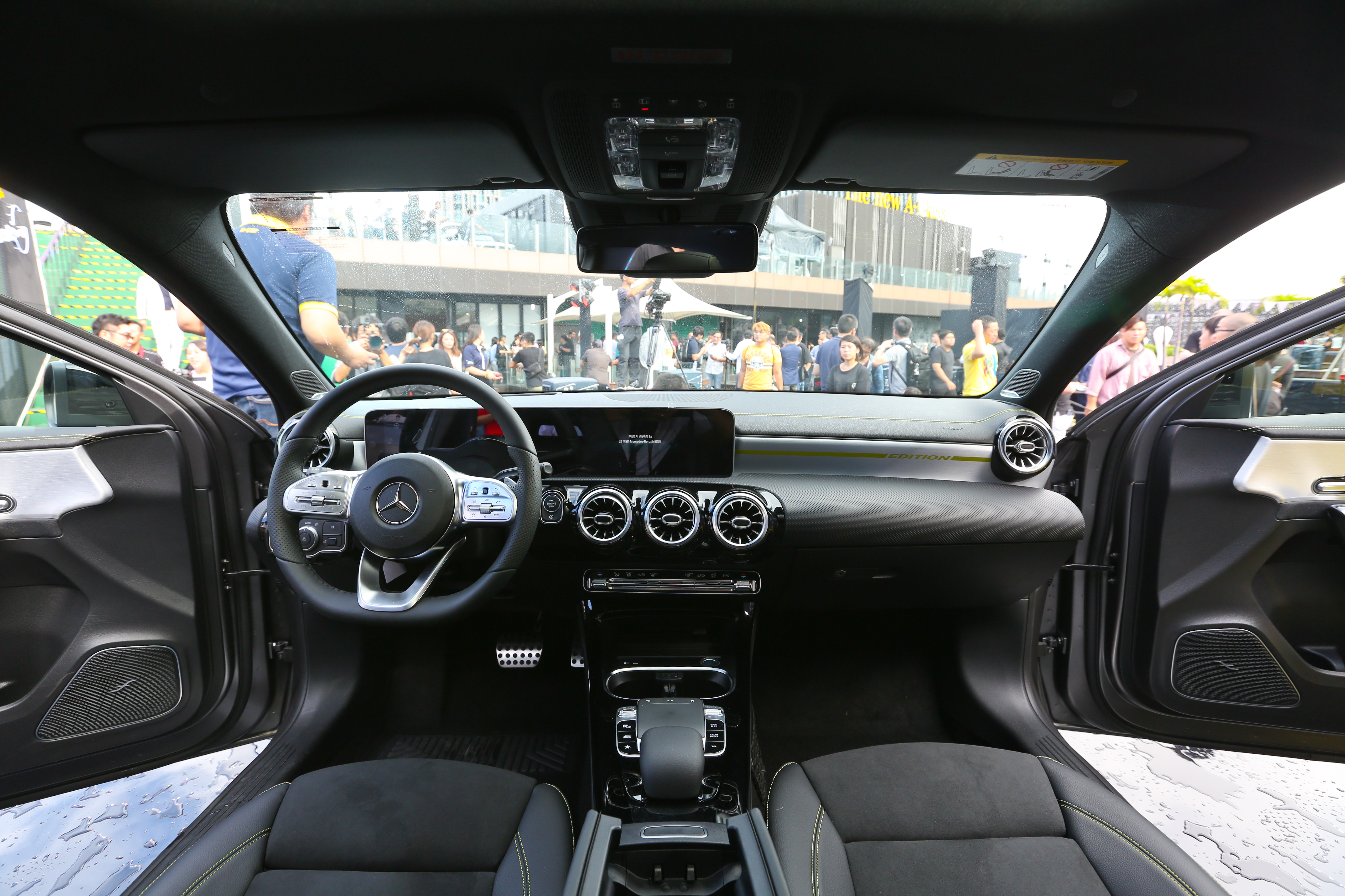 豪華車商賓士全新引進的入門掀背車A Class，配備了嶄新的MBUX資訊娛樂系統。