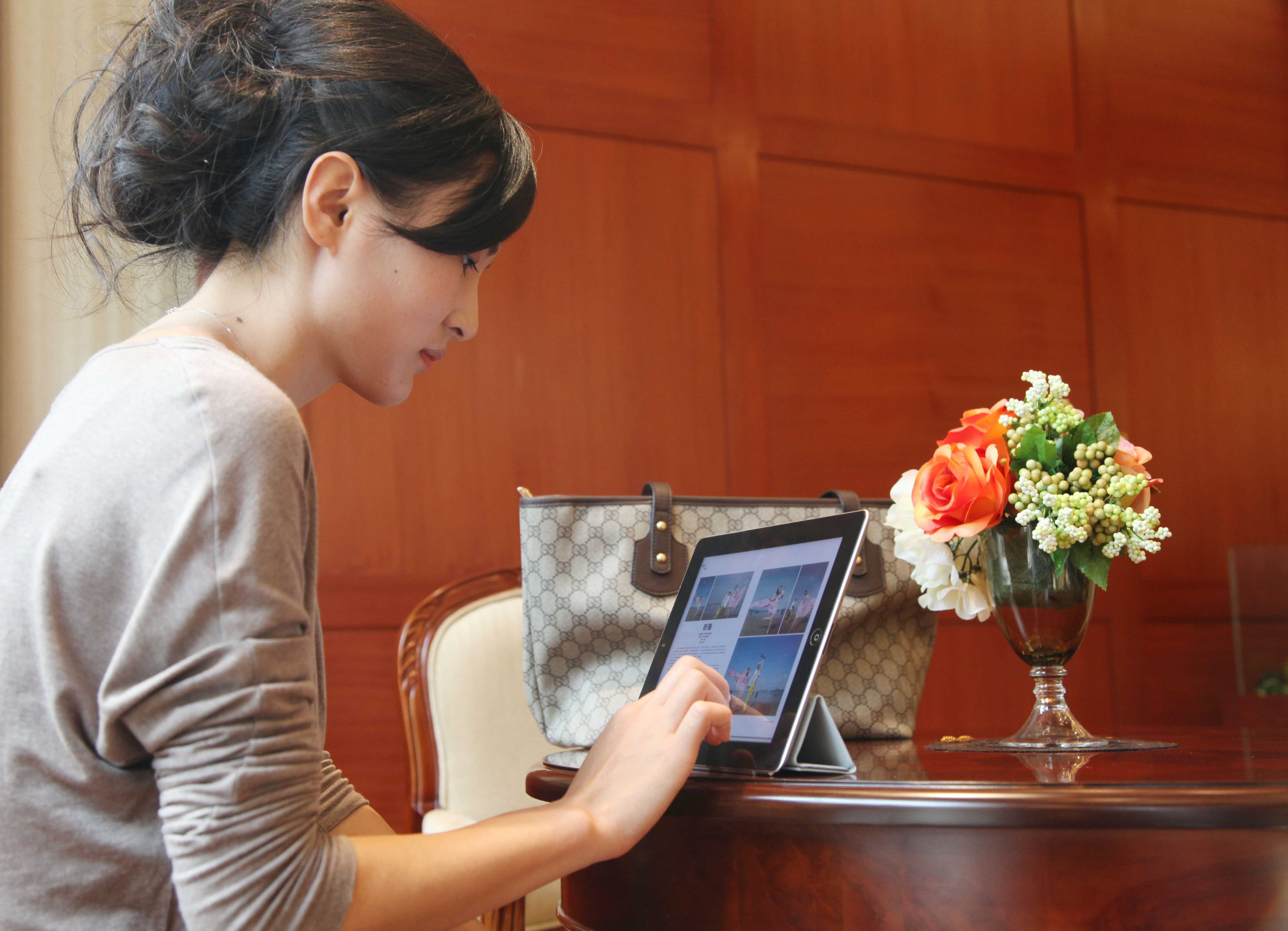 人們使用平板閱讀，可能影響了我們閱讀時的思考迴路。（東方IC）