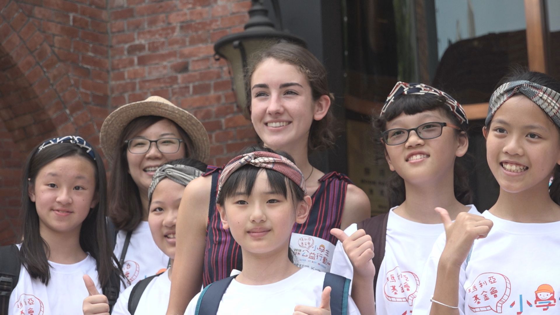 聯合國機構「只要蚊帳」（Nothing But Nets）的蚊帳大使凱薩琳．康邁利（Katherine Commale）從5歲便開始做公益。