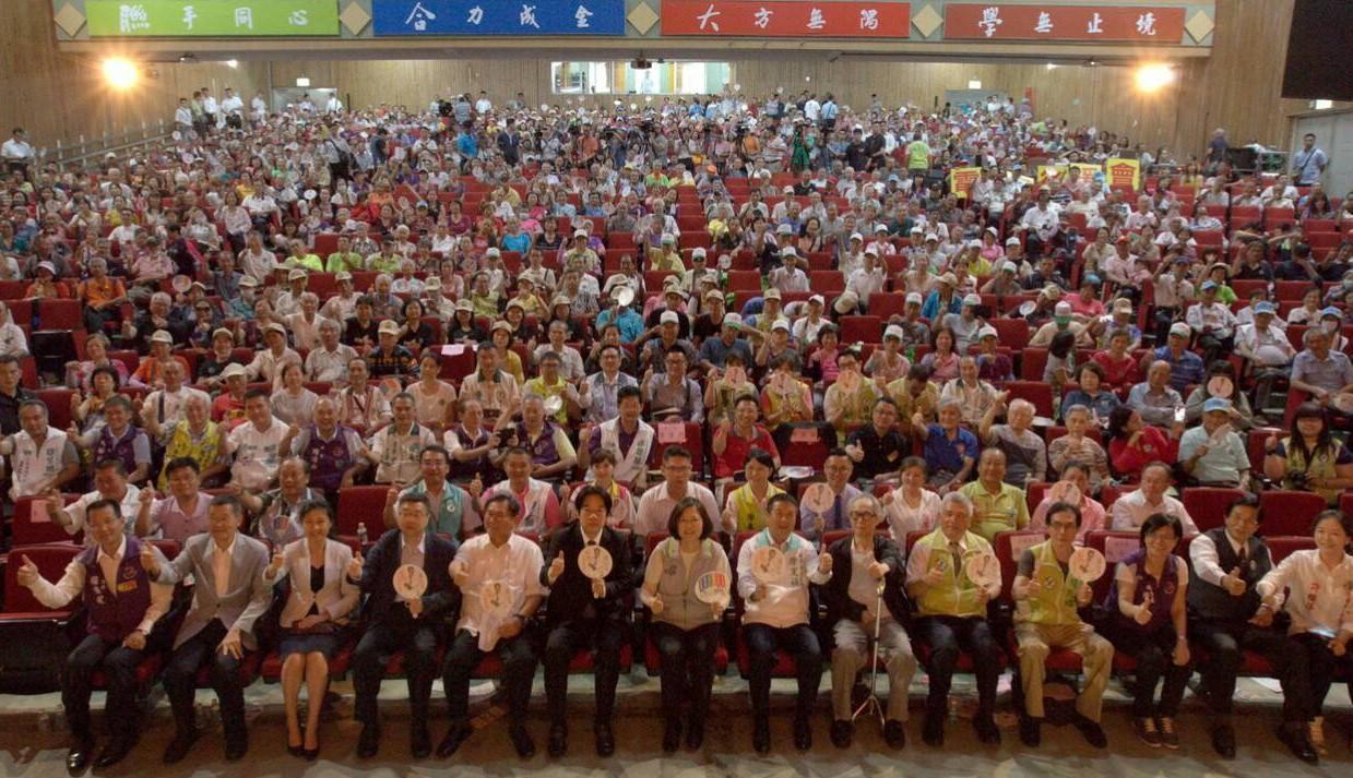 英賴再次合體造勢，造勢現場湧入上千民眾。（民進黨提供）