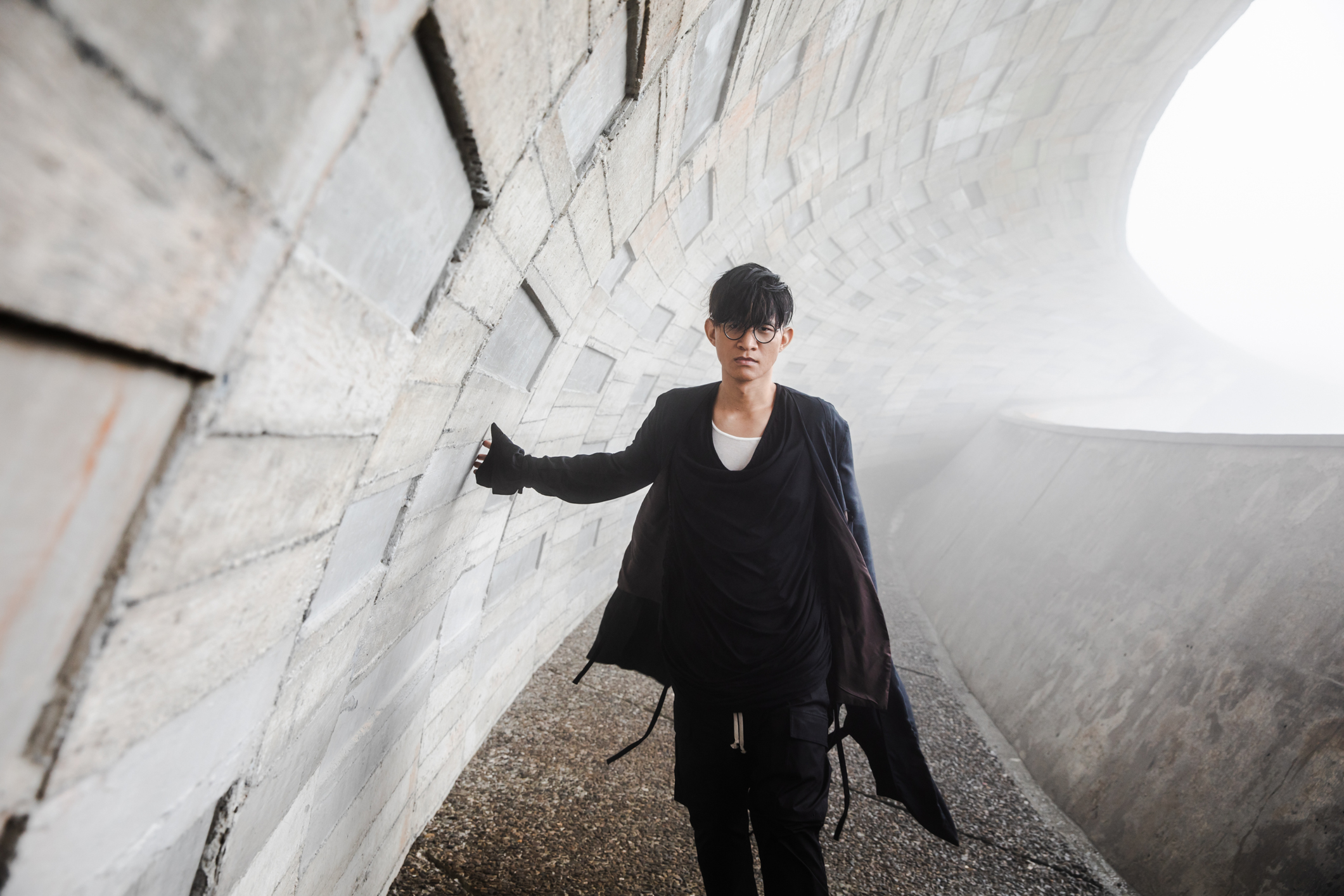 卓義峯33歲將發第2張專輯，心中暗自有自己的人格分裂。（豐華提供）