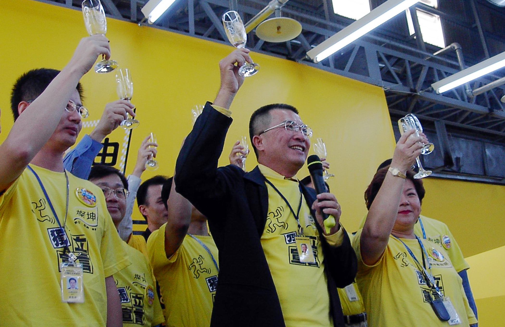 1991年，吳燦坤開設家電生活館揮軍通路，開始他3C通路霸主之路。 （中央社提供）