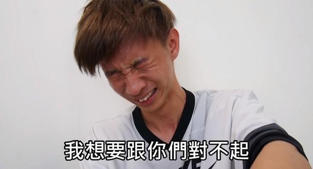 影片被下架,小玉講到一半悲從中來,忍不住痛哭。(翻攝自小玉Youtube)