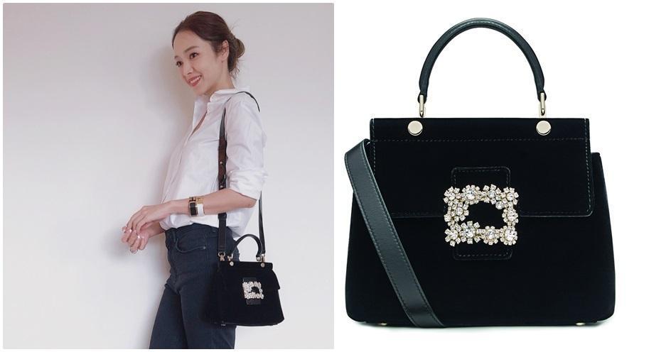 侯佩岑與金祕書朴敏英背著相同的Roger Vivier Viv’ Cabas花鑽扣飾包款。(品牌提供)
