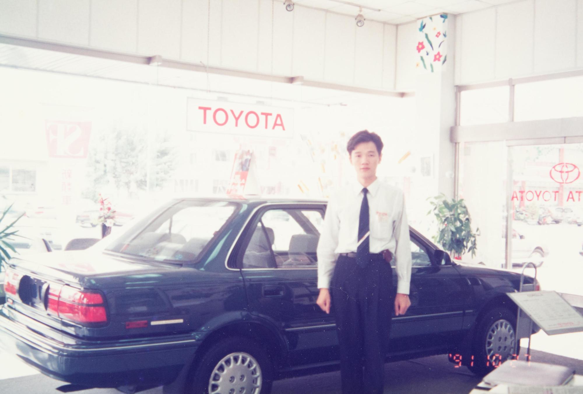 蘇振毅退伍後第一份工作是汽車業務。(誌懋提供)