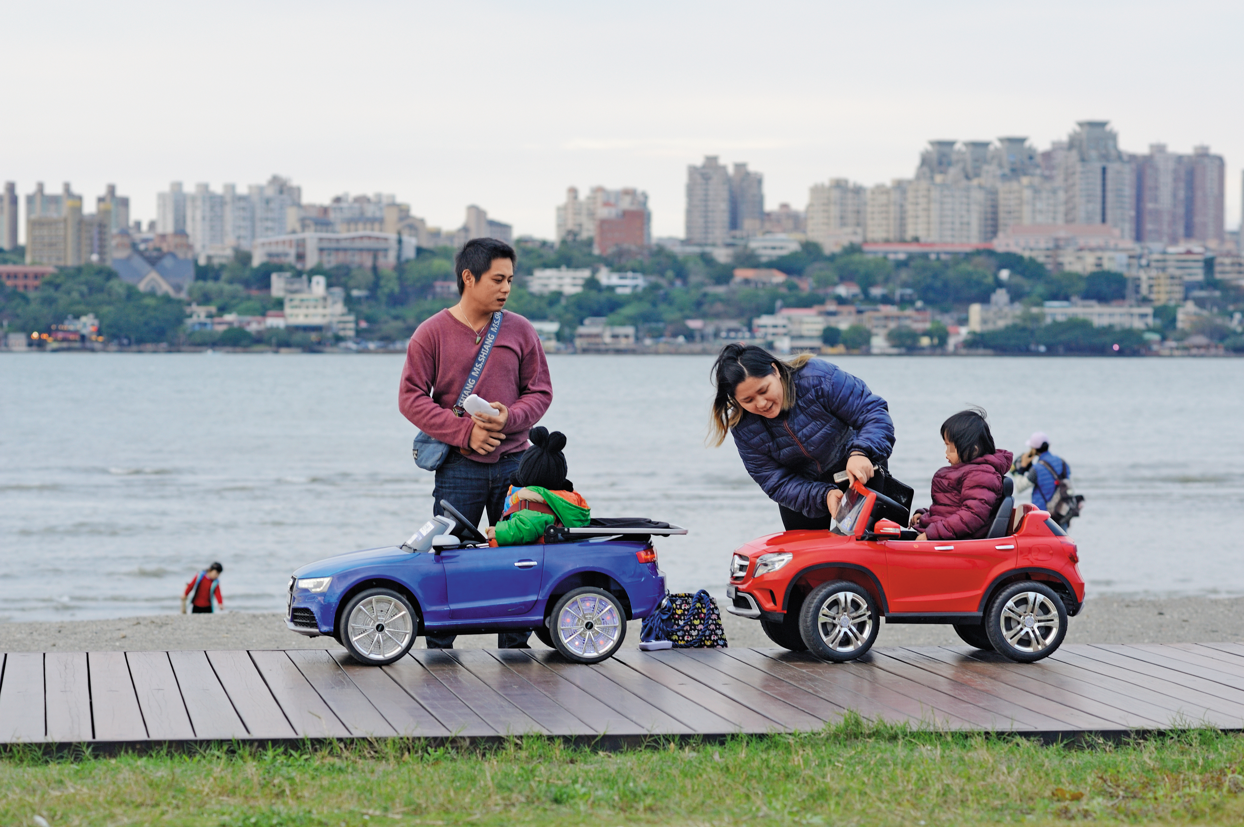 台灣人口進入負成長階段後，新屋需求量會逐年降低，對房地產市場是一大警訊。