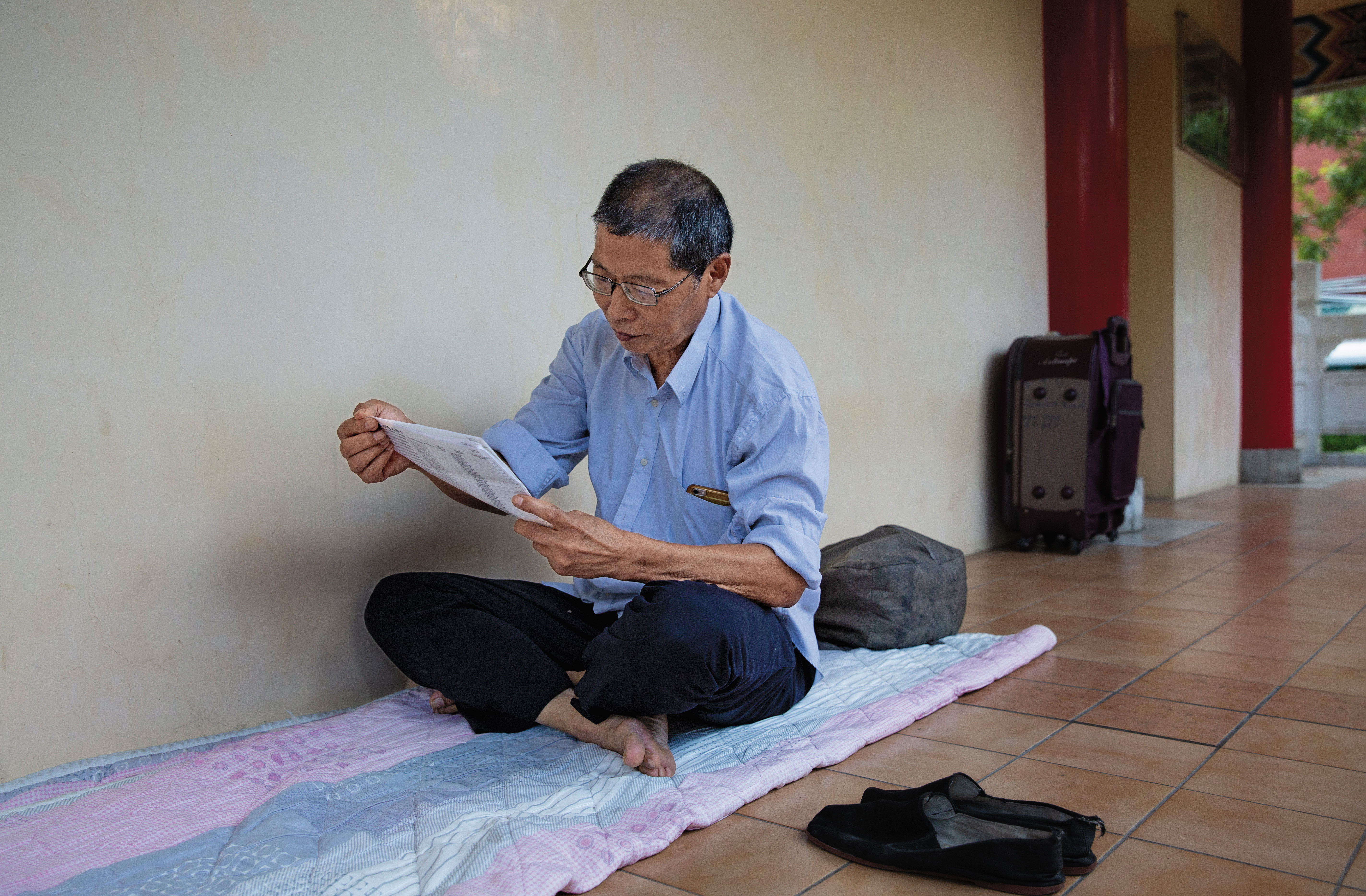 萬東平因家暴案滯留台灣期間,鑽研台灣法律,希望能盡快解套回去英國。