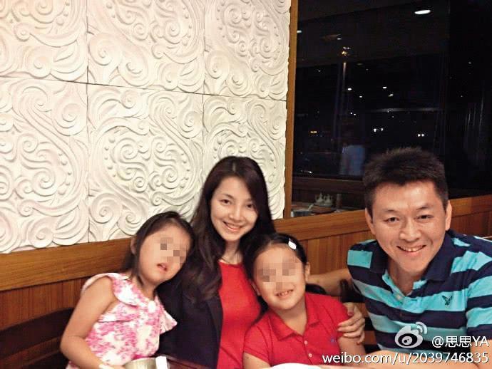 庹宗華(右)和中國籍老婆陳思(左2)離婚3年,曾被陳思控家暴及遺棄女兒。(翻攝自陳思微博)