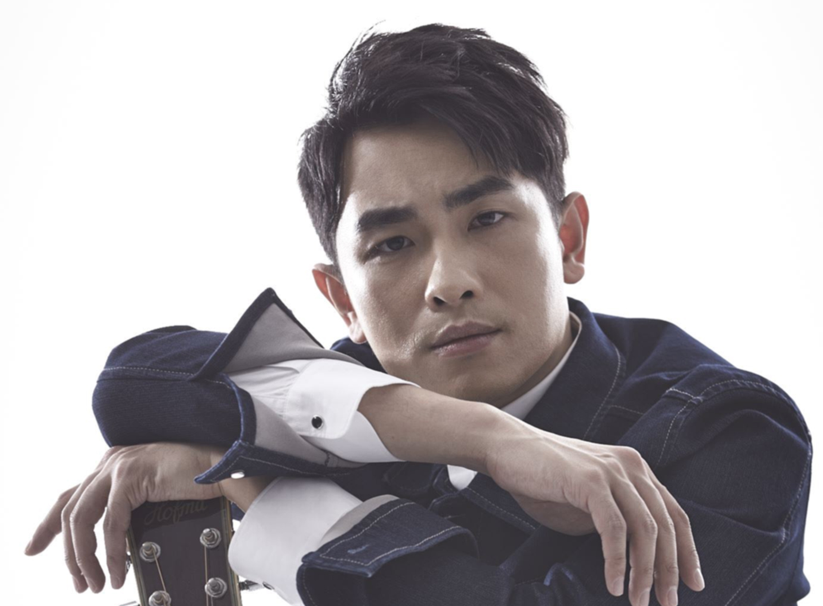 陳謙文在《女兵日記》飾演輔導長，還有一副好歌喉。（天暢國際提供）