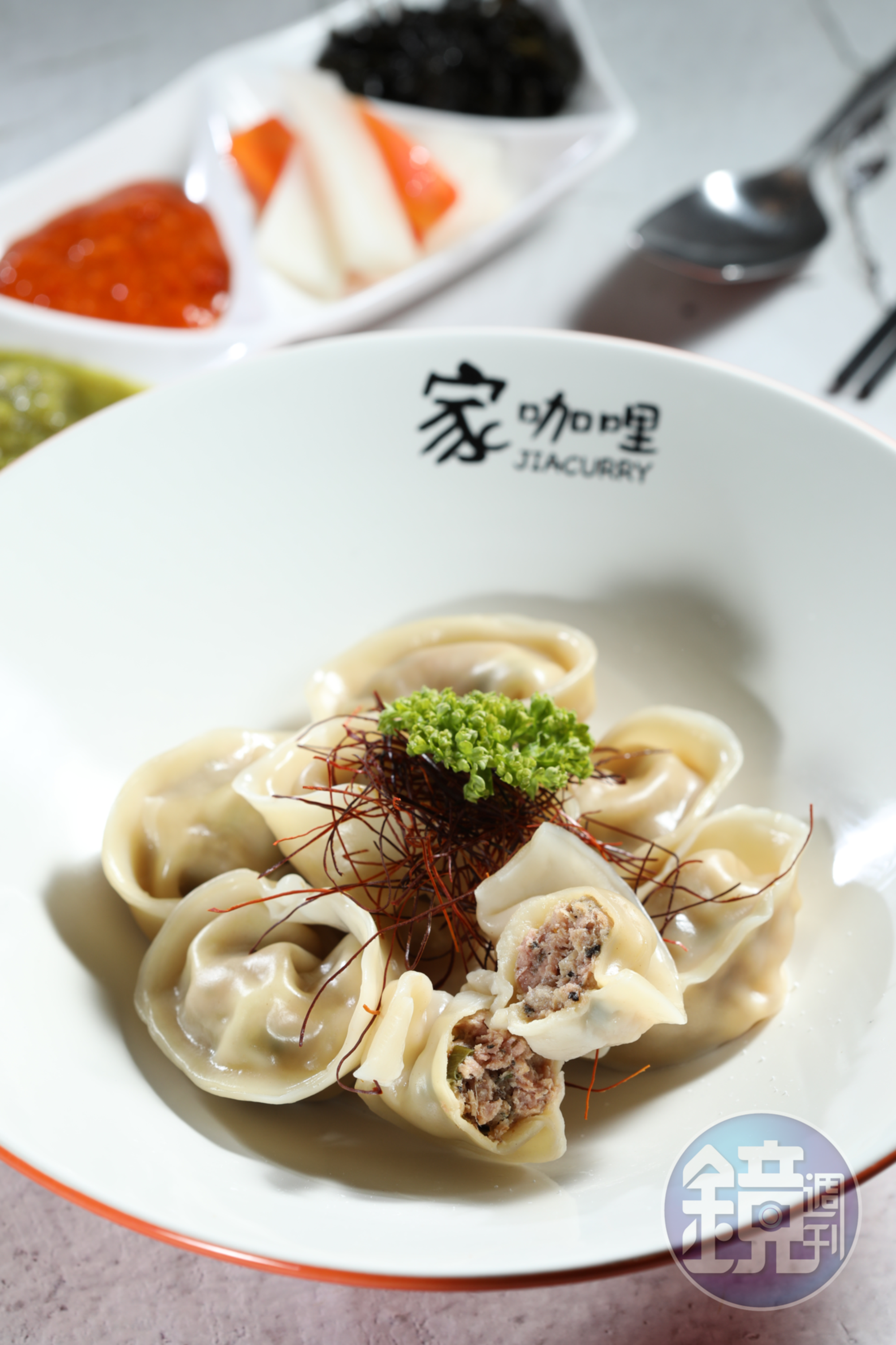 「原住民包山包海大水餃」有兩種口味,「馬告豬肉」和「刺蔥鮮魚」各有千秋。(268元/份)
