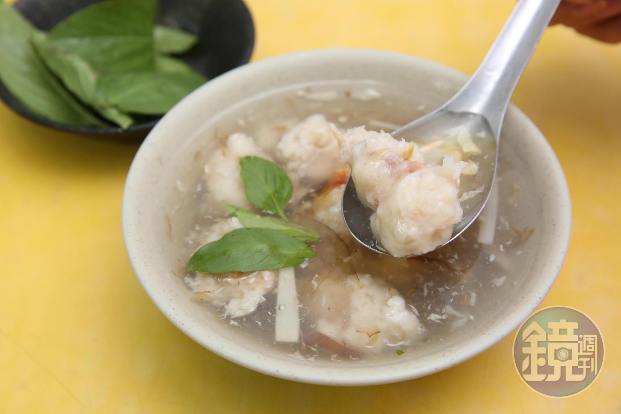 北海道活魷魚的魚漿Q彈鮮甜,讓不愛吃加工品的吳柏勳徹底改觀。(65元/碗)