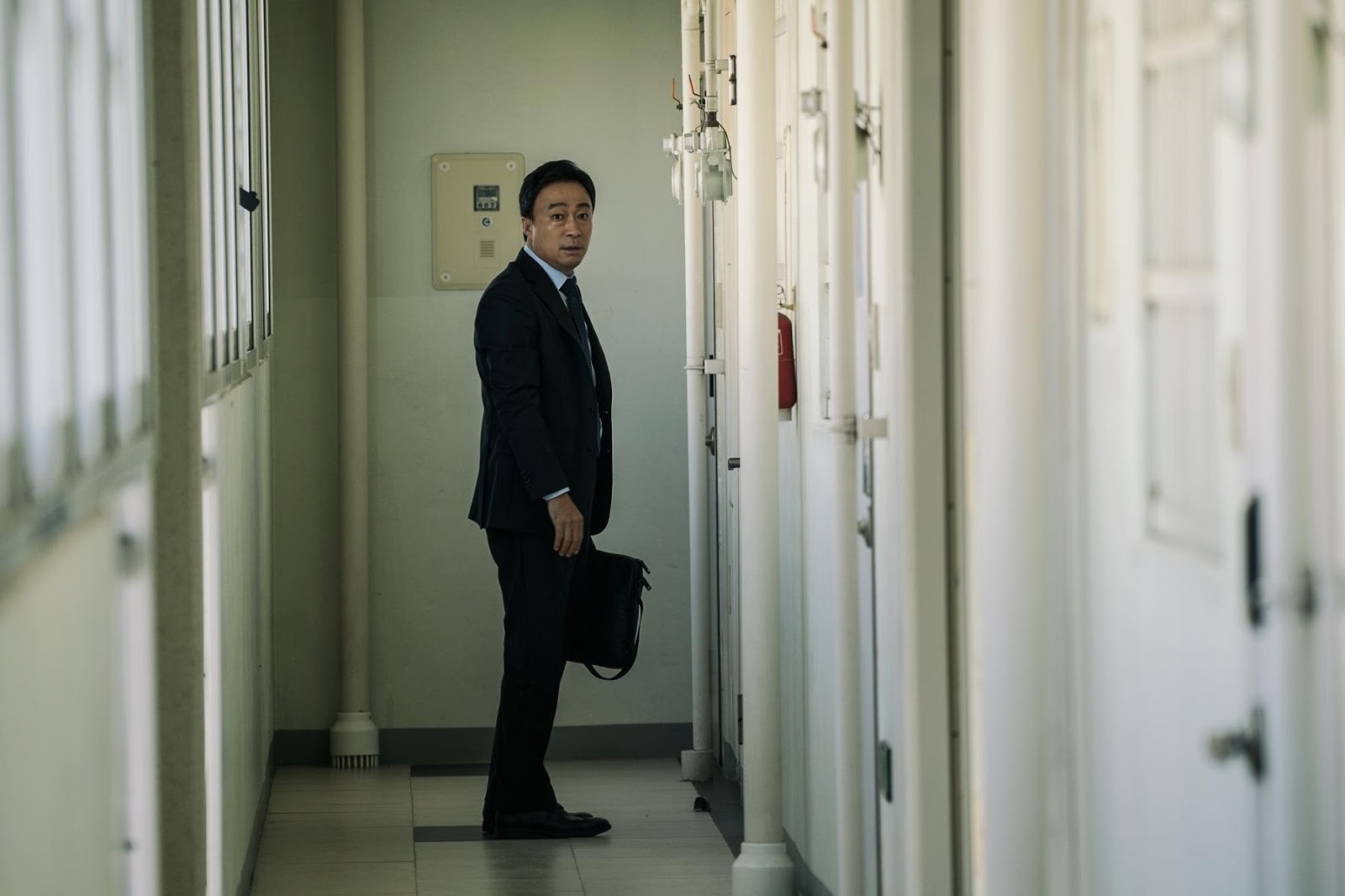 李星民在《致命目擊》中飾演上班族，卻因目擊凶殺案而成為殺人魔下一個攻擊的目標。（采昌國際多媒體提供）