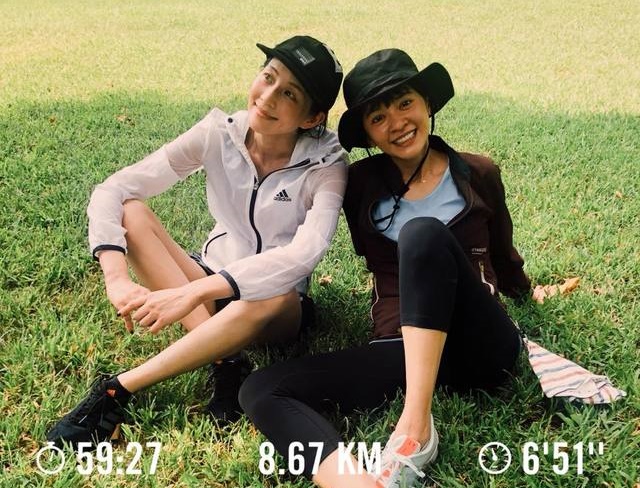 陳意涵在紐約相會好友，懷孕的肚子還不明顯。（翻攝自陳意涵臉書）