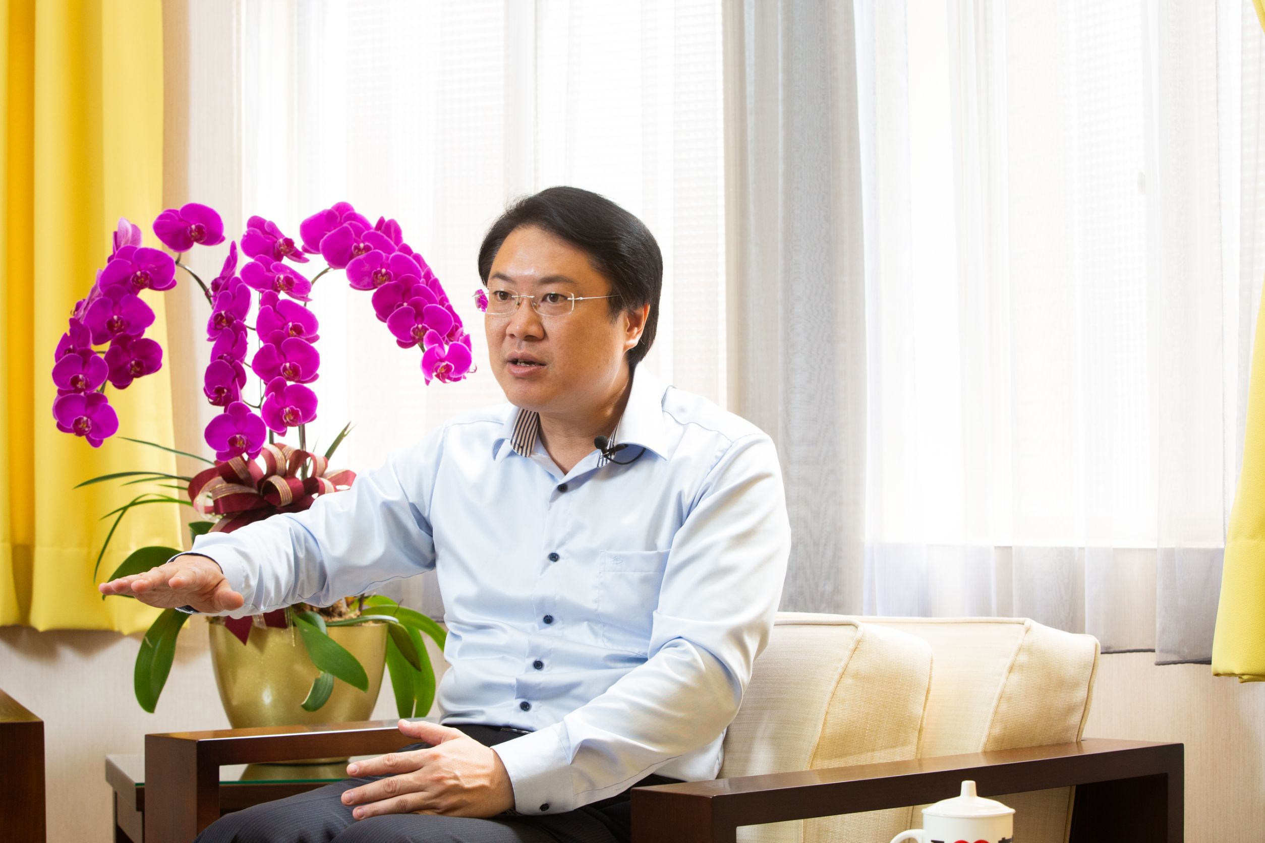 林右昌說，中央聽進他的訴求，於是基隆輕軌捷運由中央政府投資興建，目前已完成可行性評估。