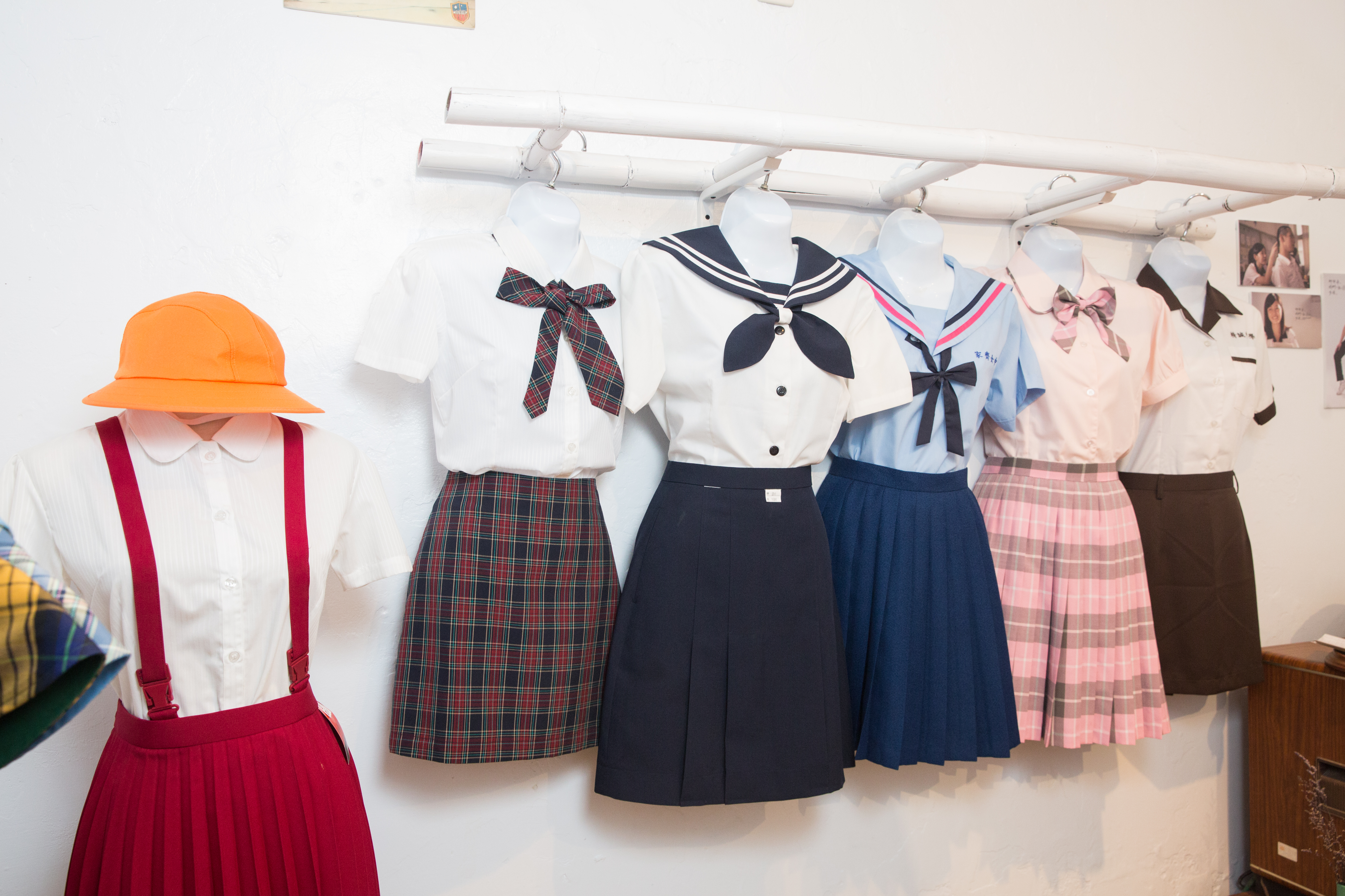 中美牌學生服生產多家台灣學校的制服。