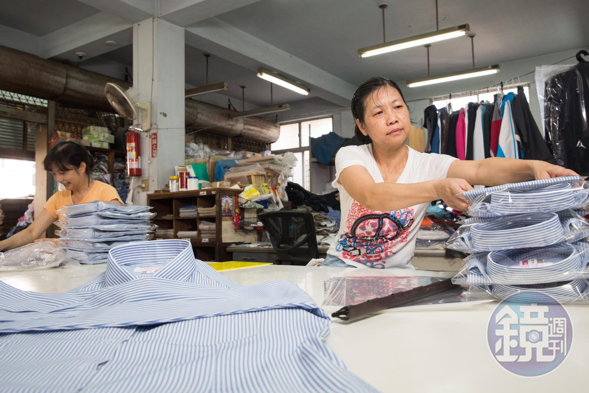 擔心工廠外移影響制服品質，也怕老員工生計不保，中美牌學生服至今仍留在台灣生產。