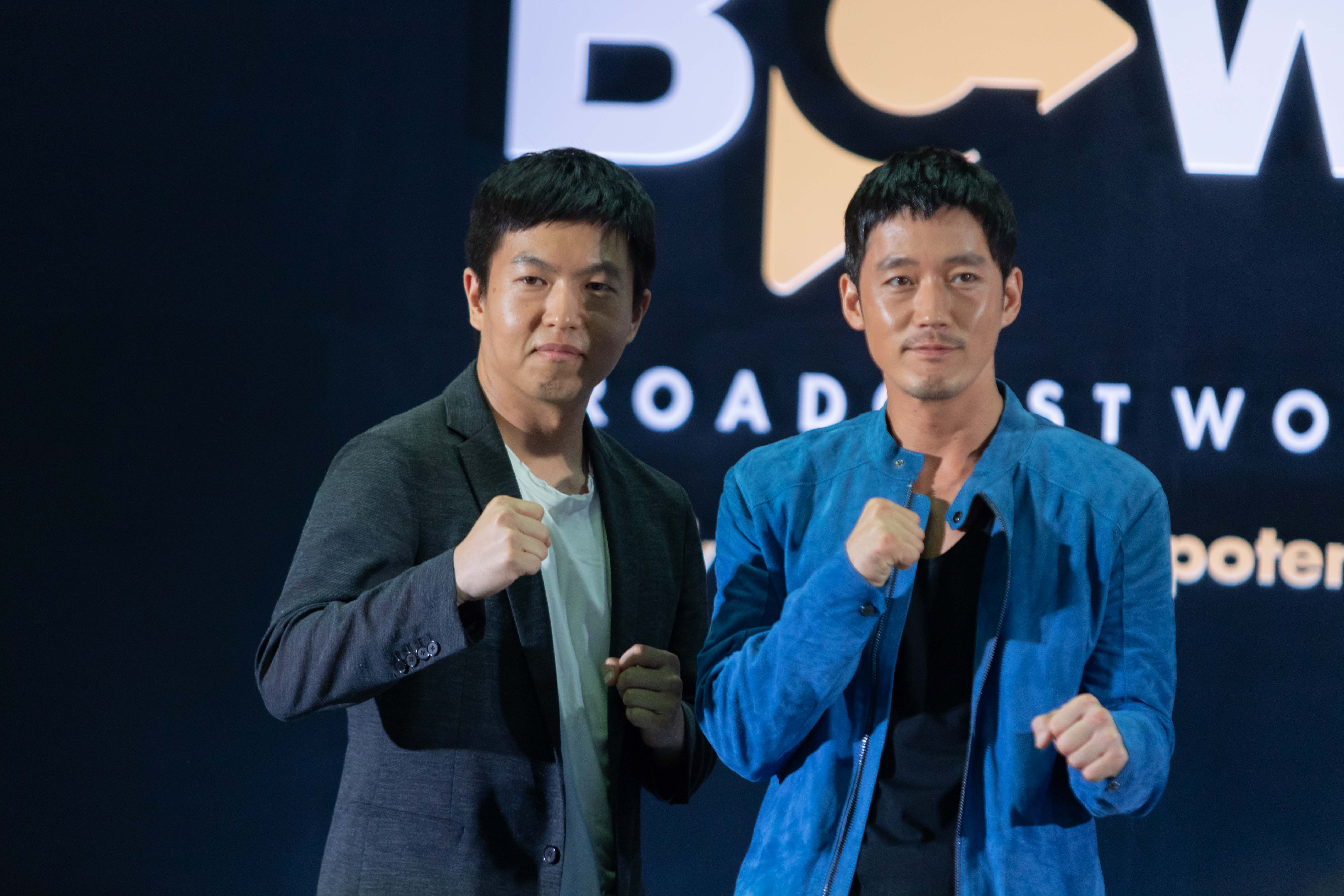 張赫和導演陳昌奎出席韓國影視展銷會活動，宣傳新劇《壞爸爸》。（KKTV提供）