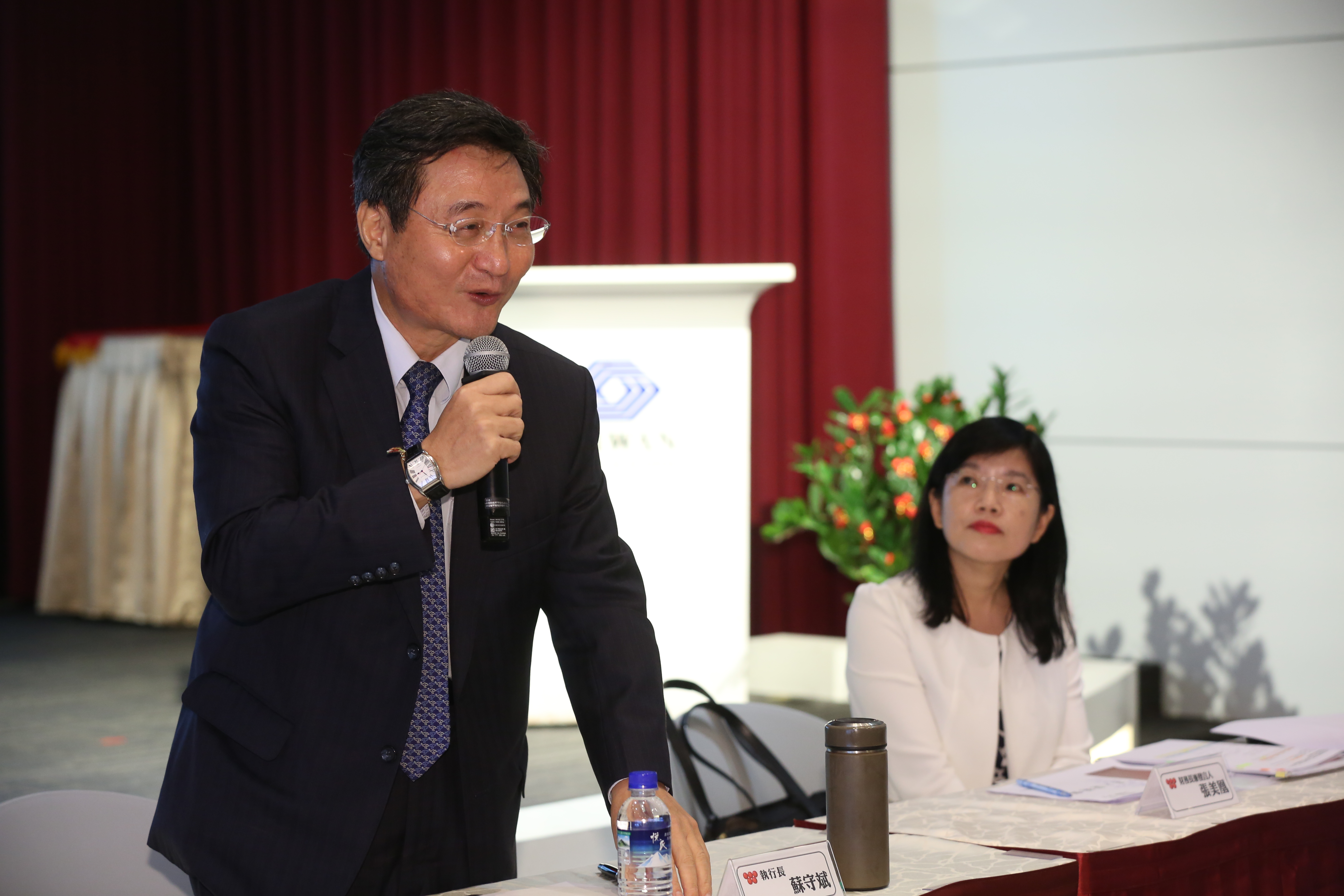 味全7日下午舉行法說會，由執行長蘇守斌、發言人張美凰對外報告營運狀況。