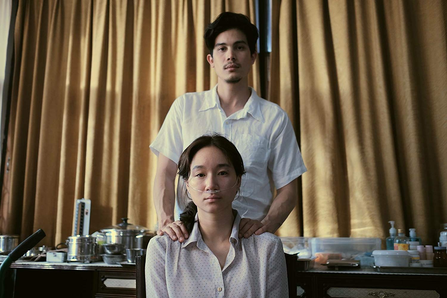 Sunny演出等待換心患者的老公，2人在日常中演出深情流露，渾然不知這是2人相處的最後一天。（鏡象電影提供）