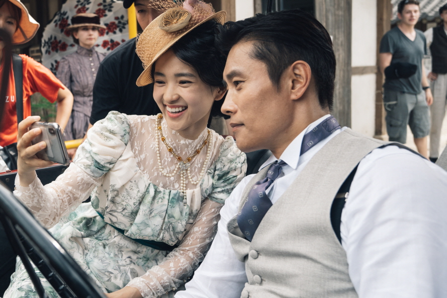 金泰梨和李秉憲用演技征服一開始大家不看好的戀人設定。（Netflix提供）