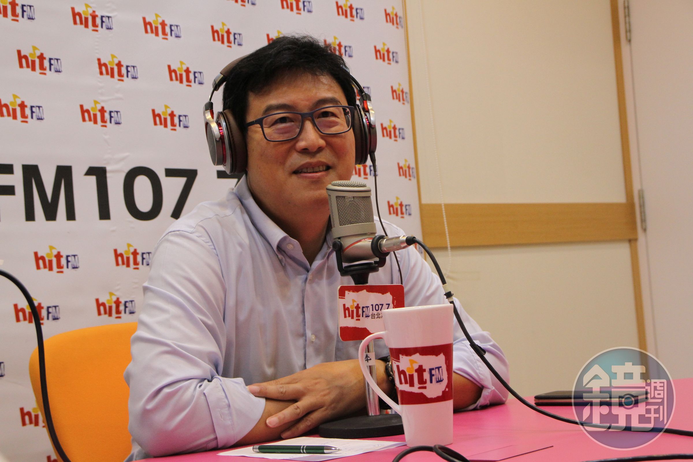 民進黨台北市長參選人姚文智今早接受電台主持人周玉蔻專訪。（Hit Fm《蔻蔻早餐》製作單位提供）