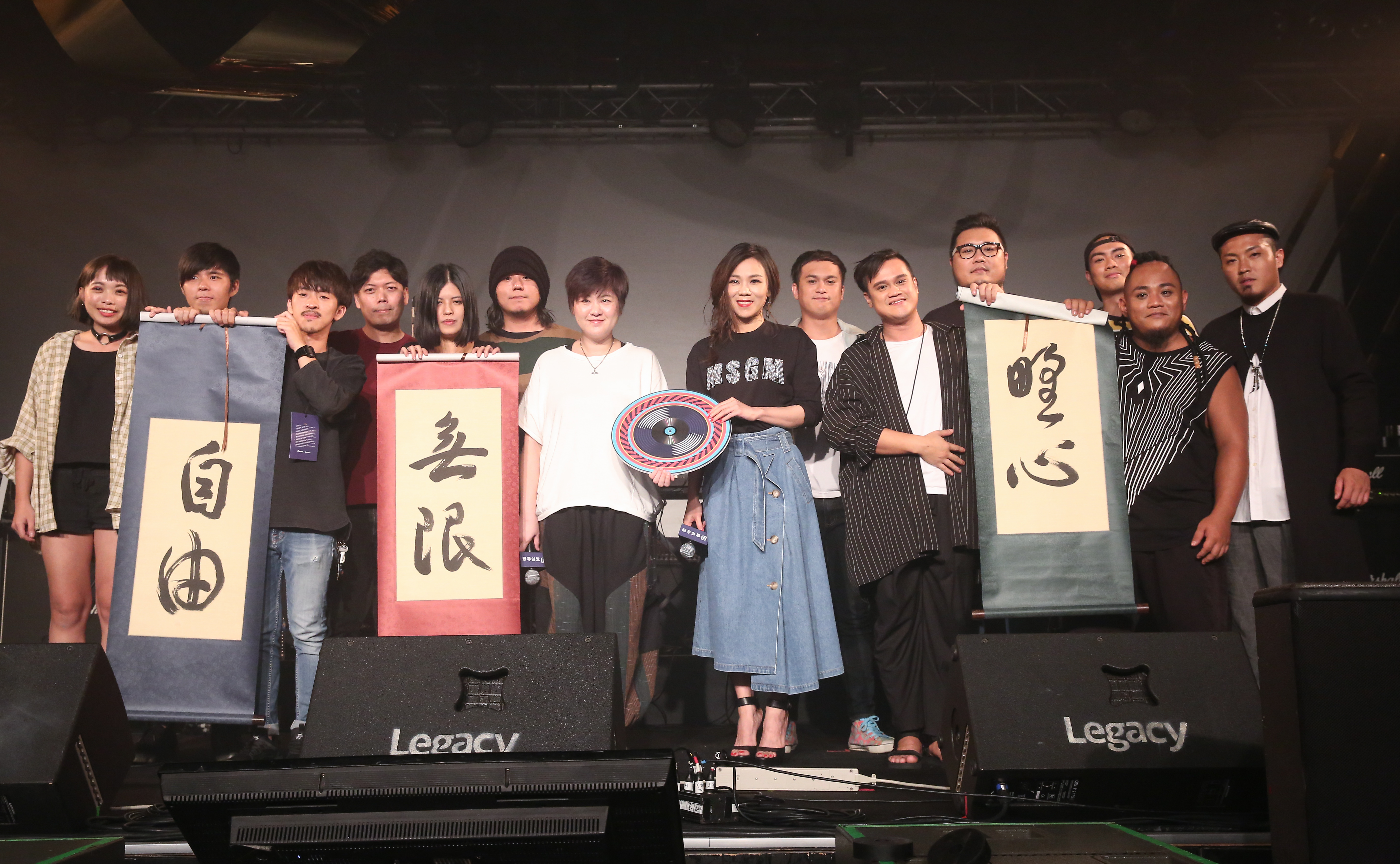 蔡健雅與蕭賀碩送給3組新生代音樂人的字分別是,野心、自由與無限。