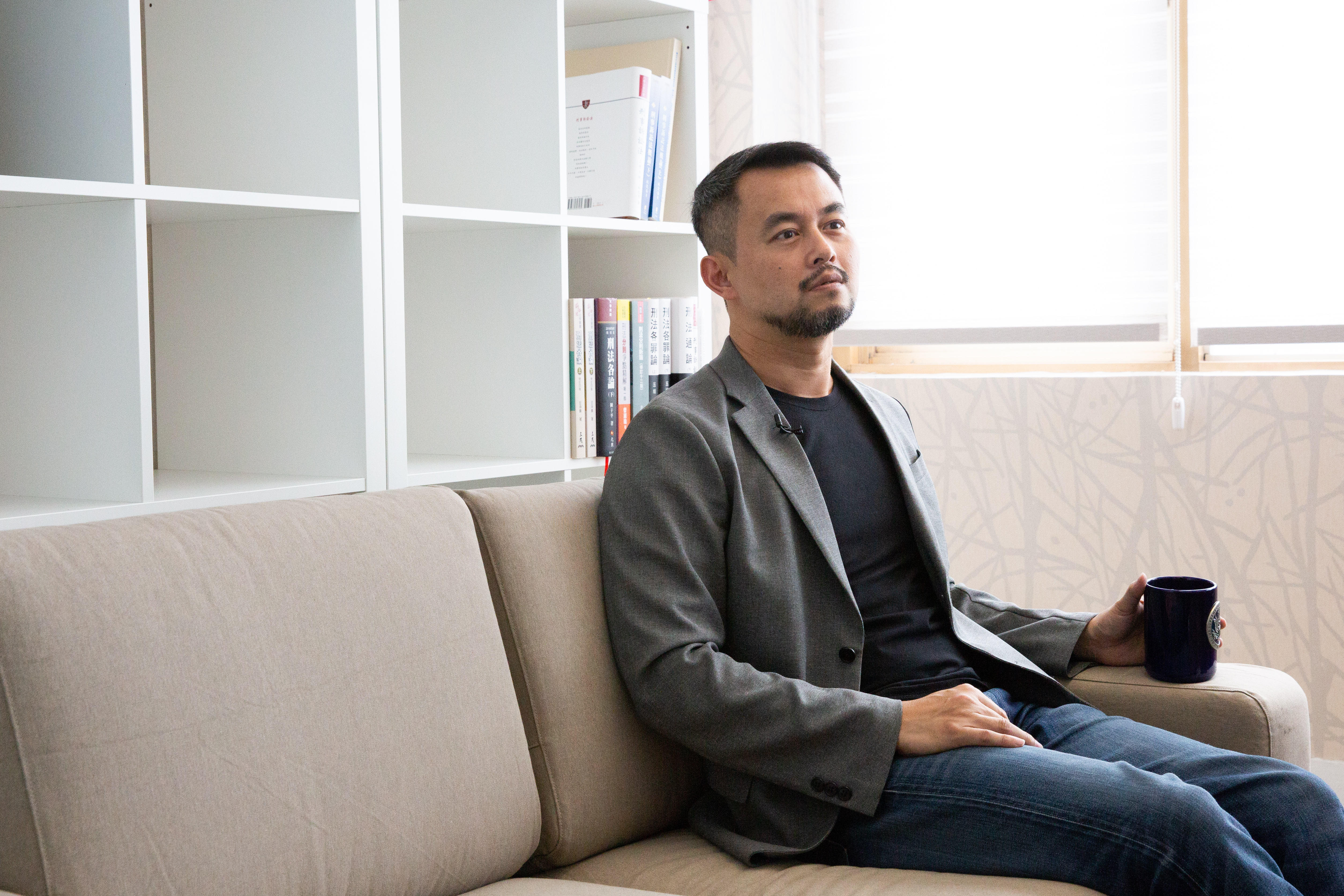 對於擔任這麼多重大刑案的辯護律師，黃致豪說：「跟你講個坦白的，這些案子如果來找我，大概都是已經碰壁，就是門通通都關起來了，也就是『最賽』的案件才來找我。」