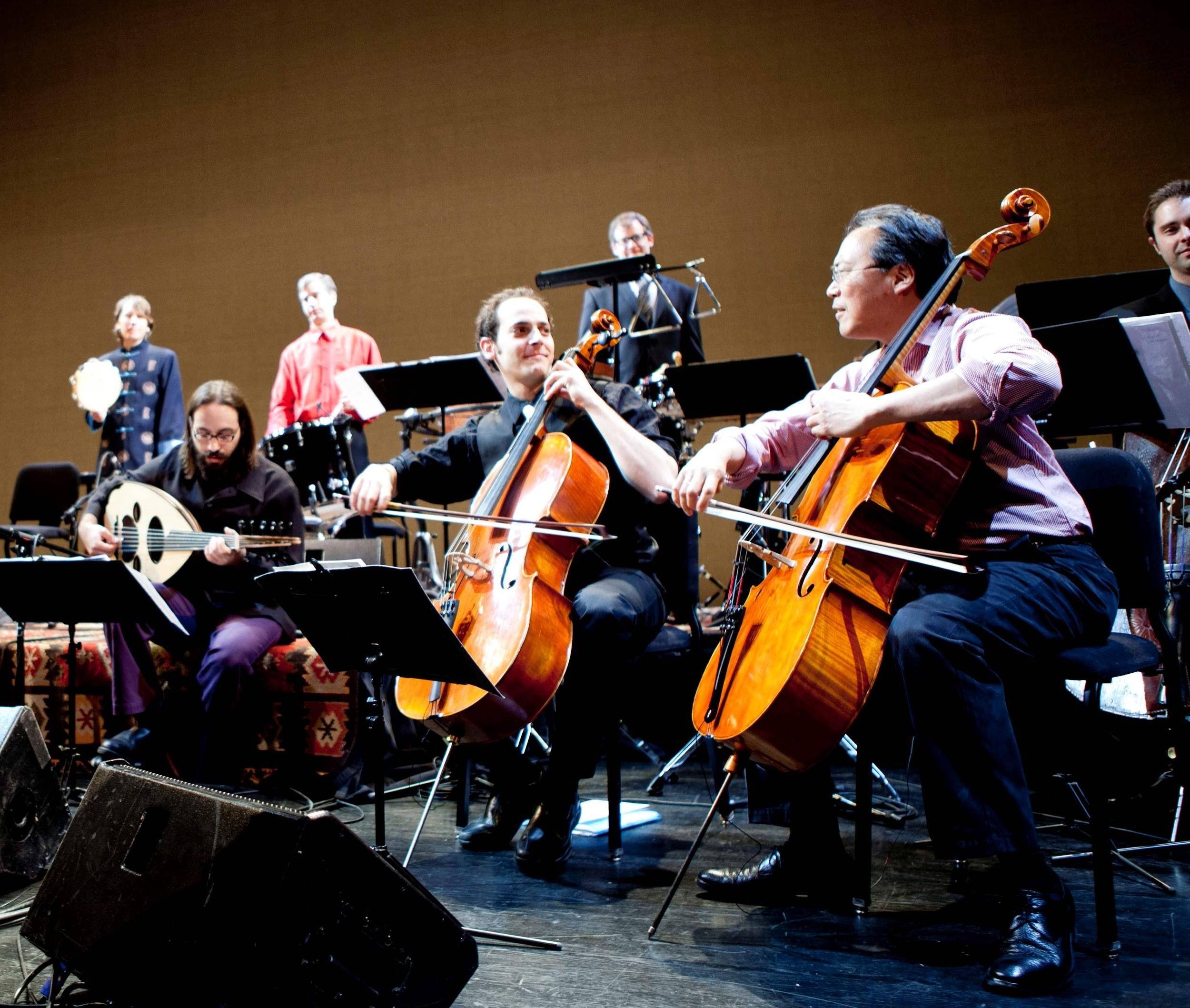 知名大提琴家馬友友（右一）將率「絲路合奏團」六度訪台，今年他個人演奏時間的長度會比往年稍長。（牛耳藝術提供）