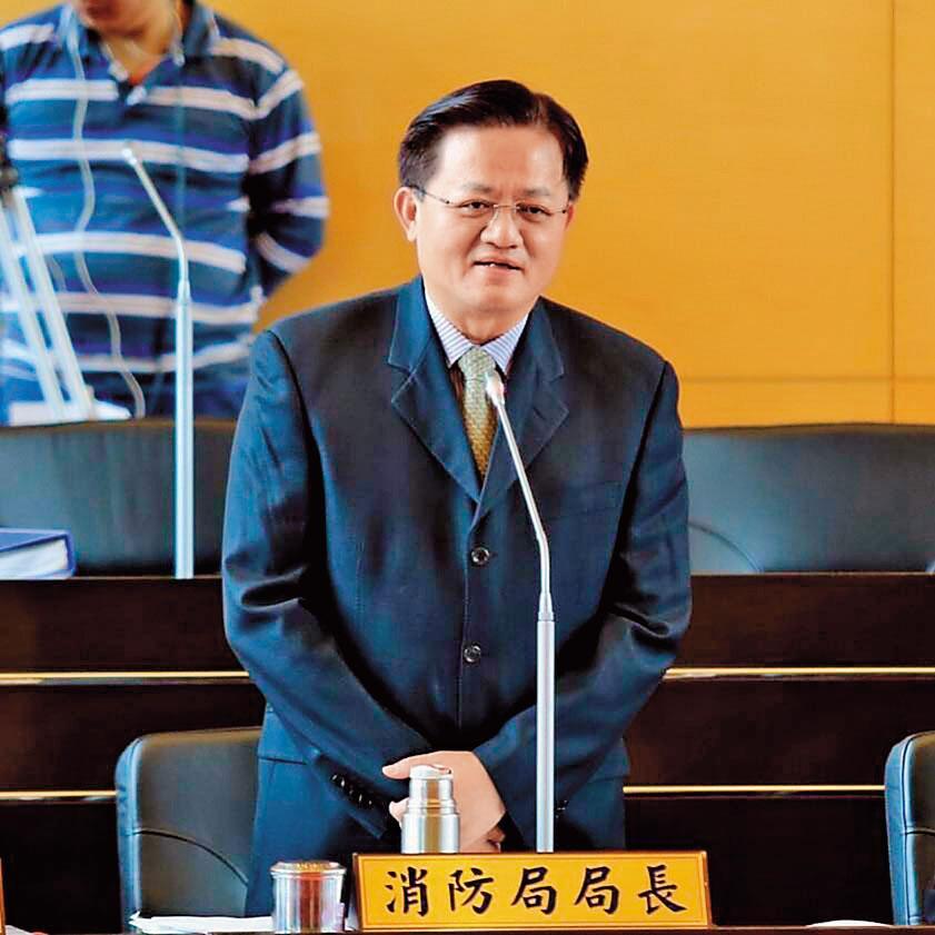 台中市消防局長蕭煥章曾任前消防署長黃季敏的秘書、署長室科長,受其提拔。(翻攝臉書)